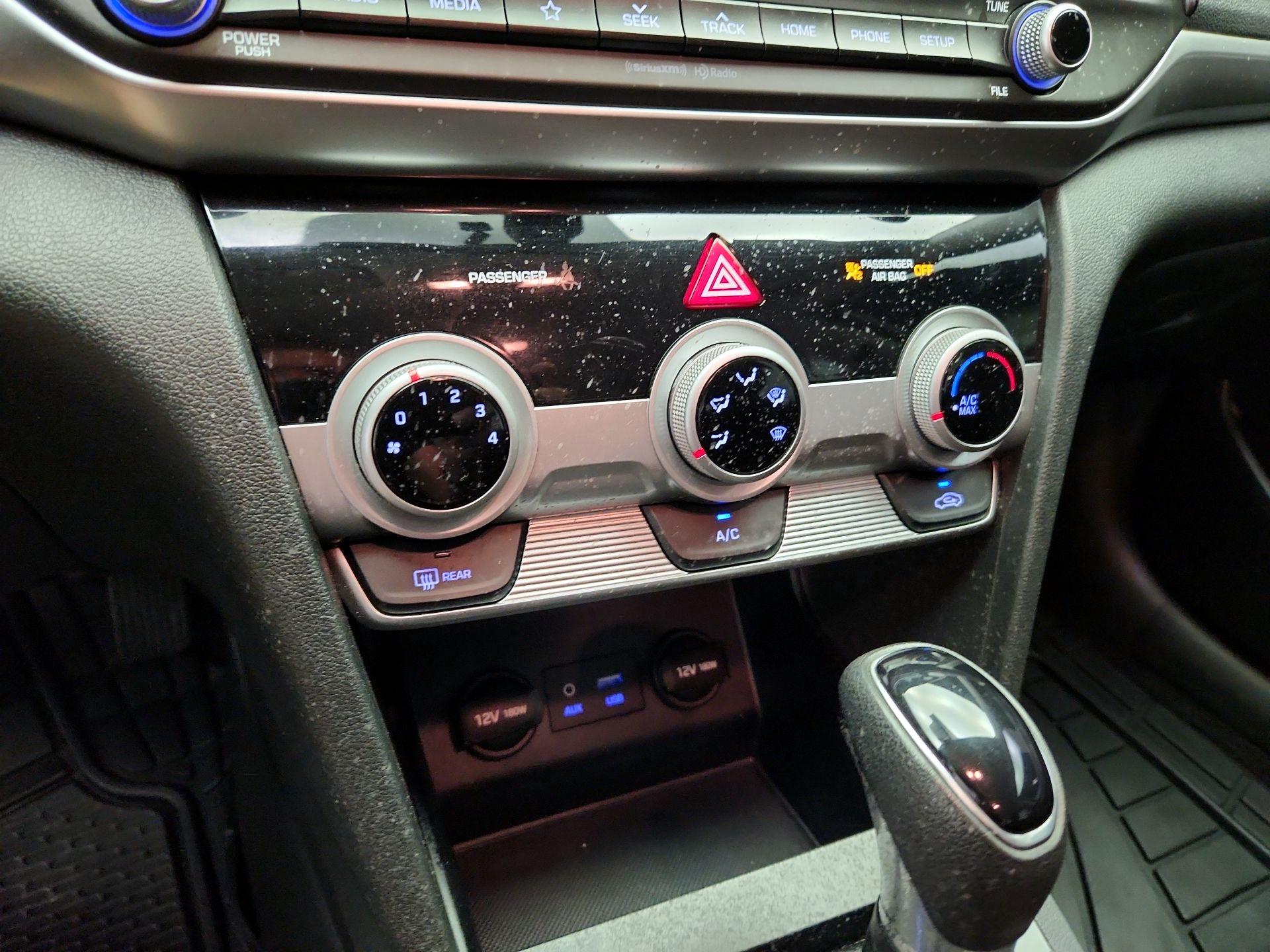 Thumbnail: 2019 Hyundai Elantra - 16