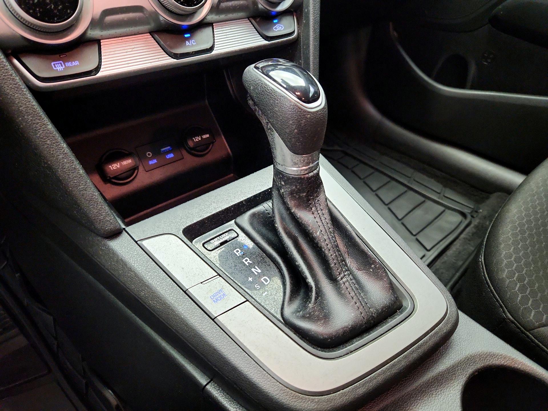 Thumbnail: 2019 Hyundai Elantra - 17