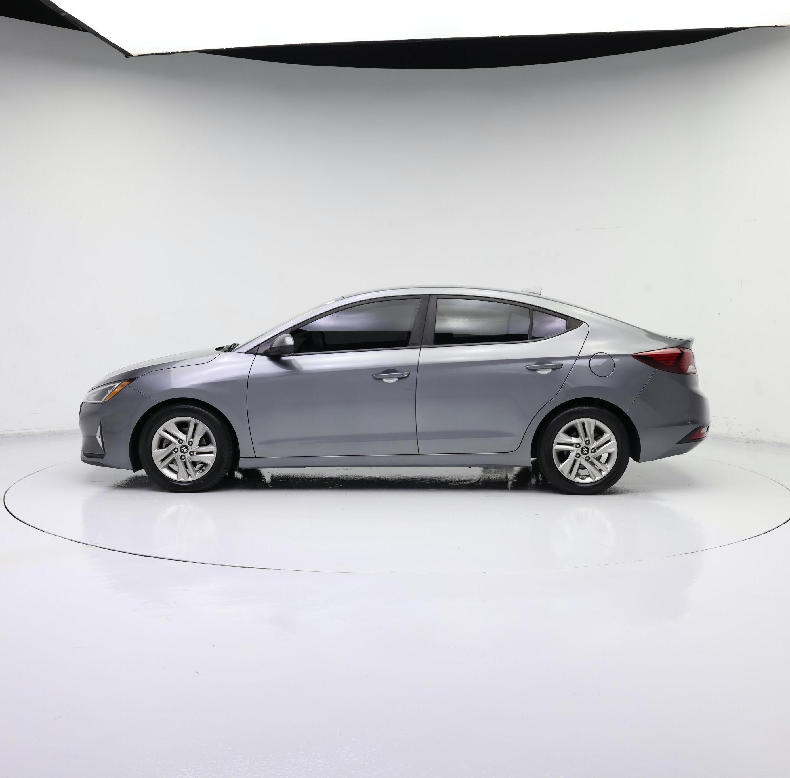 Thumbnail: 2019 Hyundai Elantra - 3