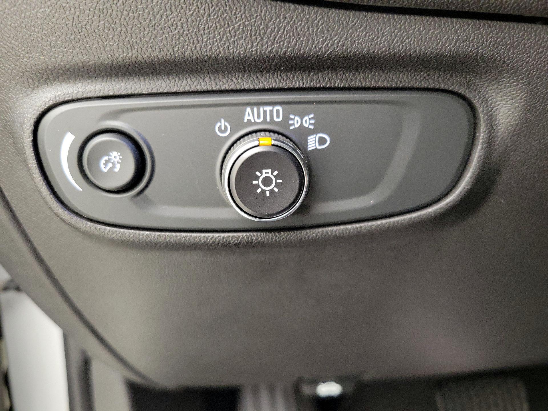 Thumbnail: 2020 Chevrolet Equinox - 13