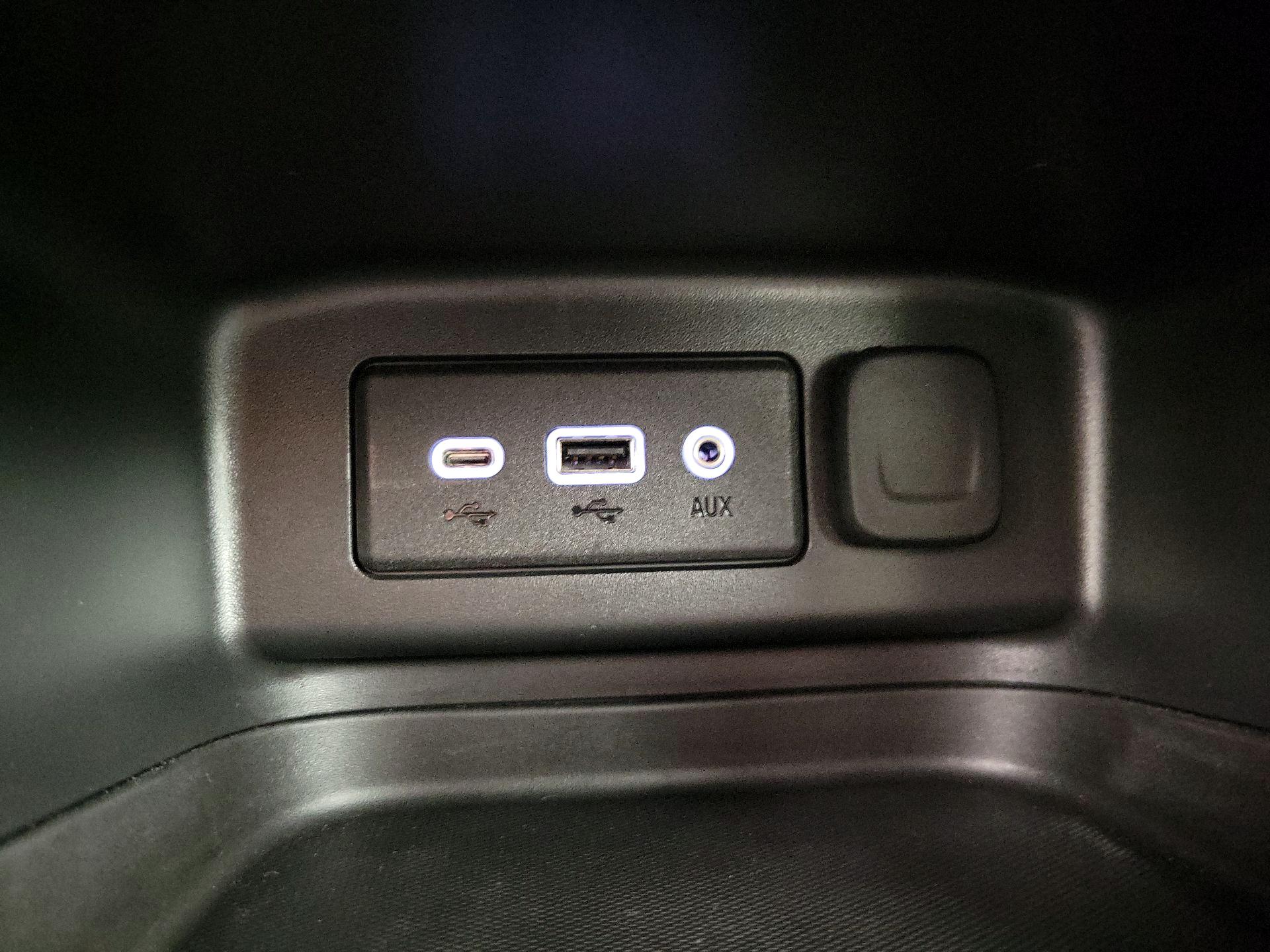 Thumbnail: 2020 Chevrolet Equinox - 18