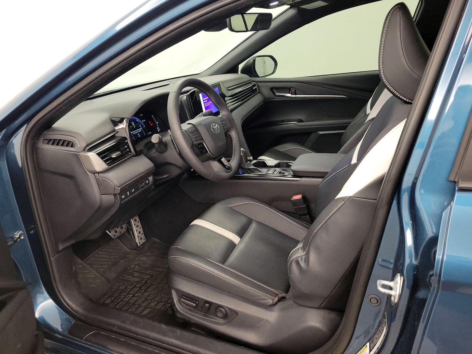 Thumbnail: 2025 Toyota Camry - 11