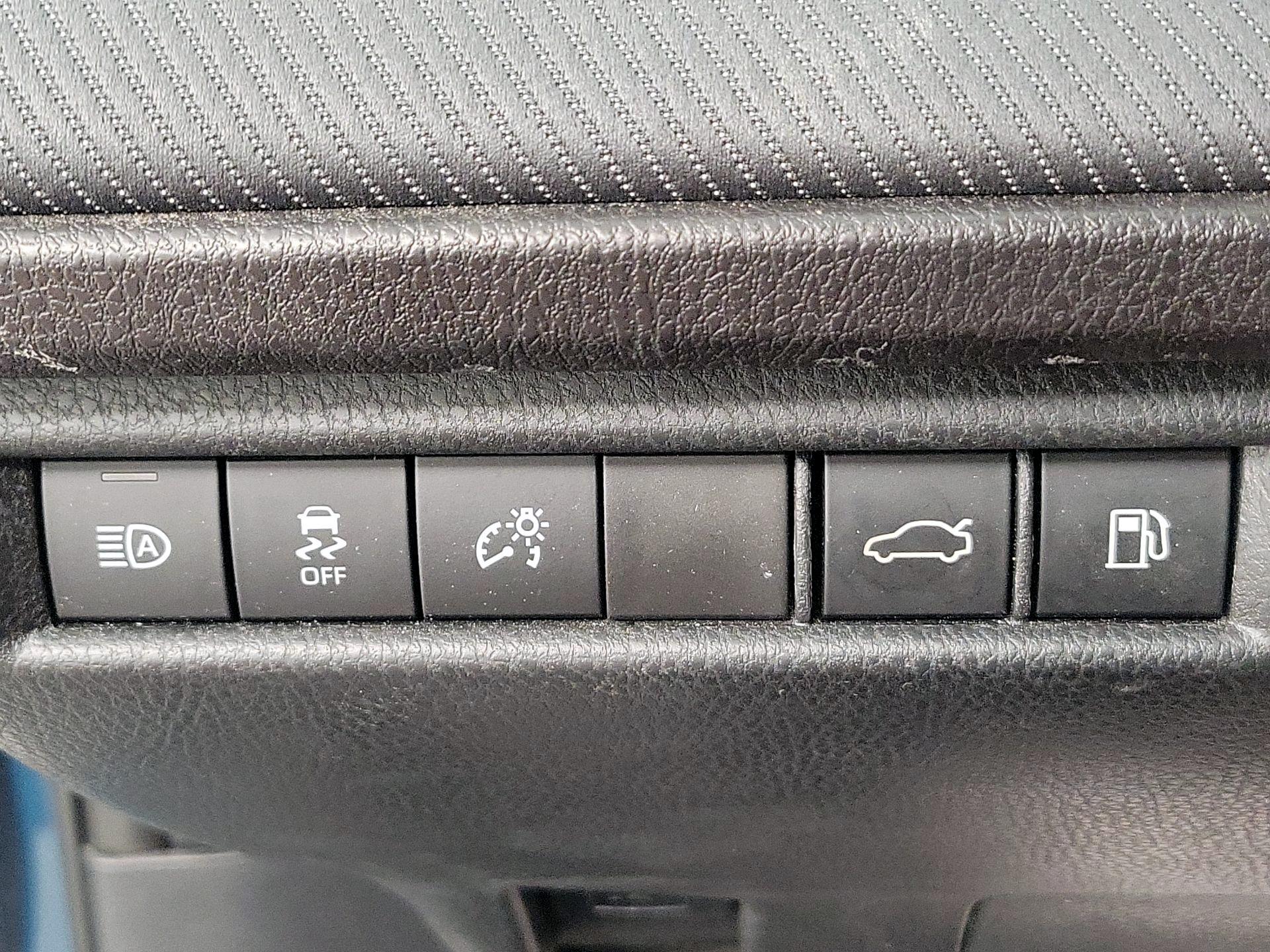 Thumbnail: 2025 Toyota Camry - 13