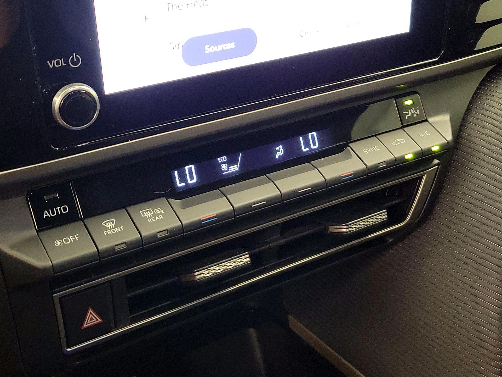 Thumbnail: 2025 Toyota Camry - 16