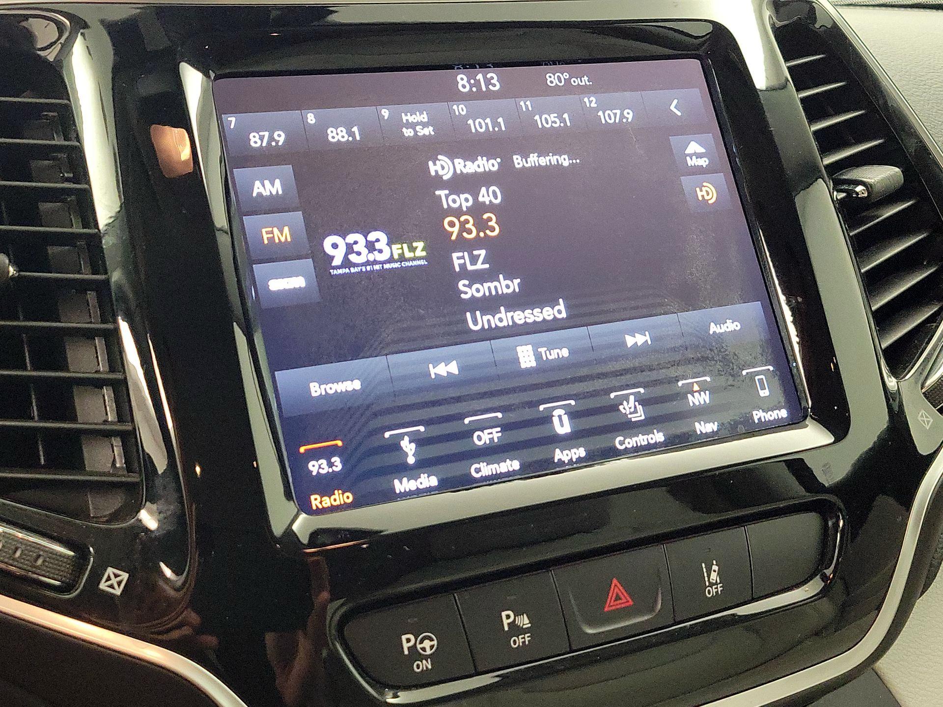 Thumbnail: 2019 Jeep Cherokee - 16