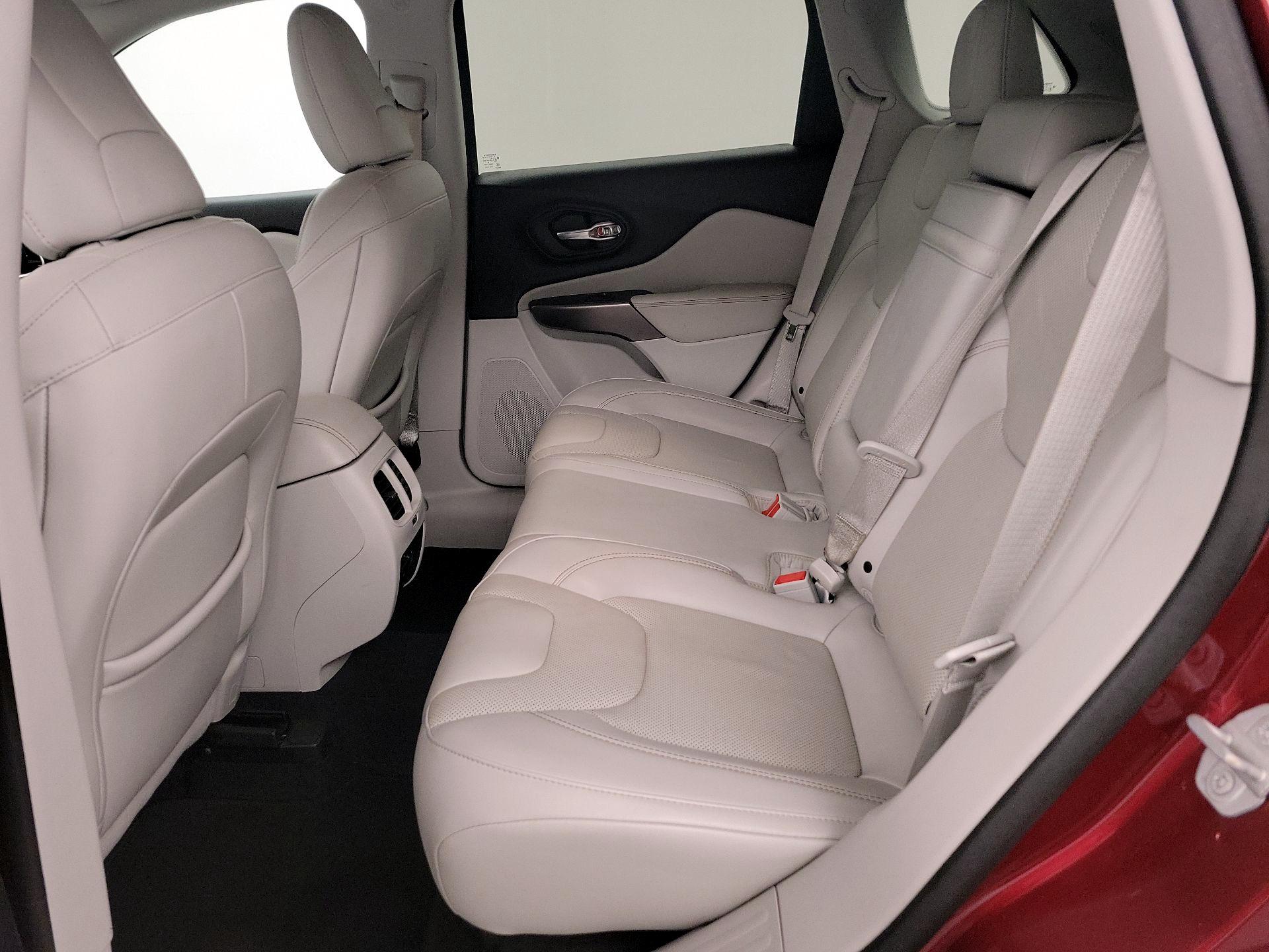 Thumbnail: 2019 Jeep Cherokee - 20