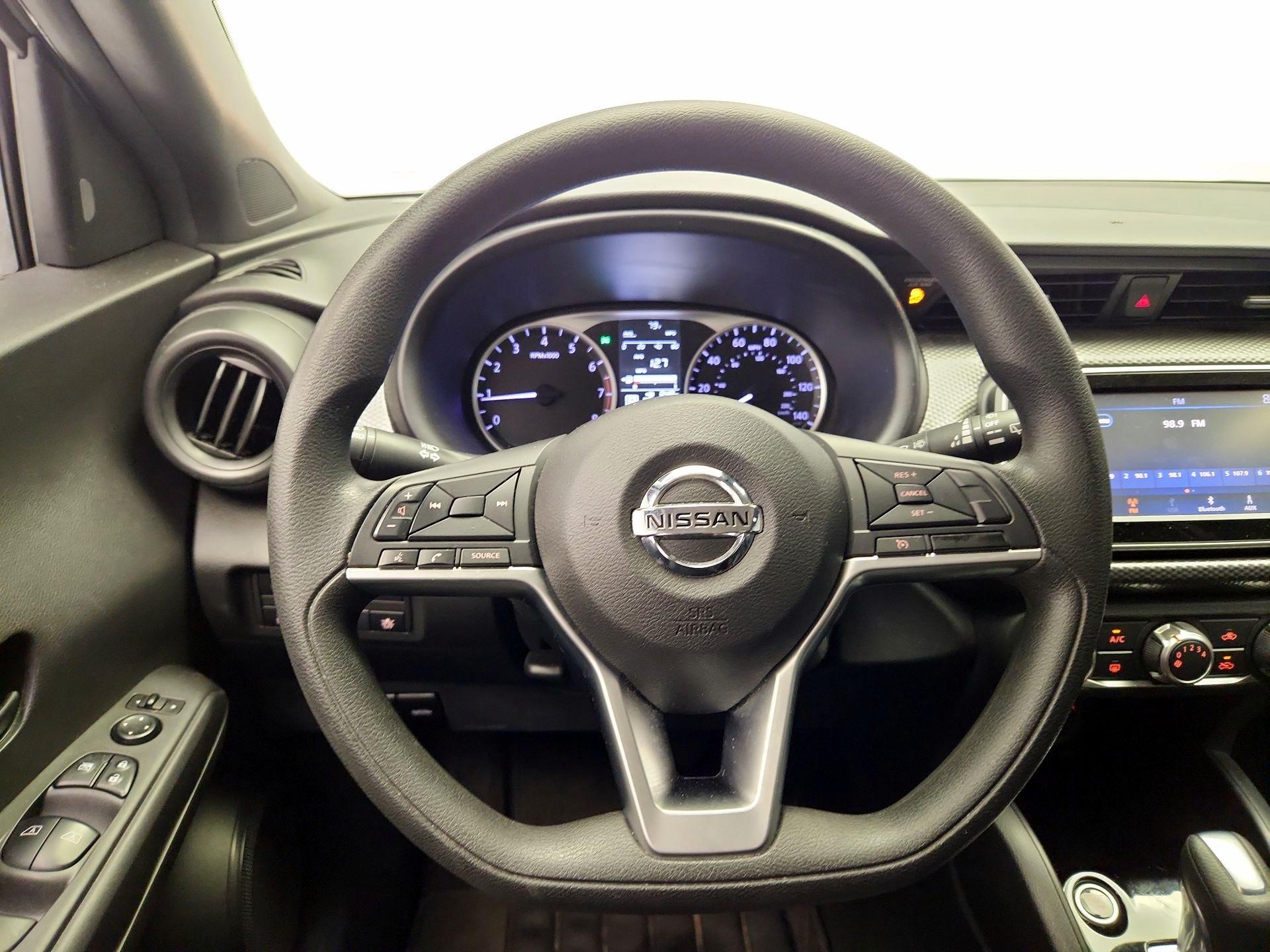 Thumbnail: 2020 Nissan Kicks - 10