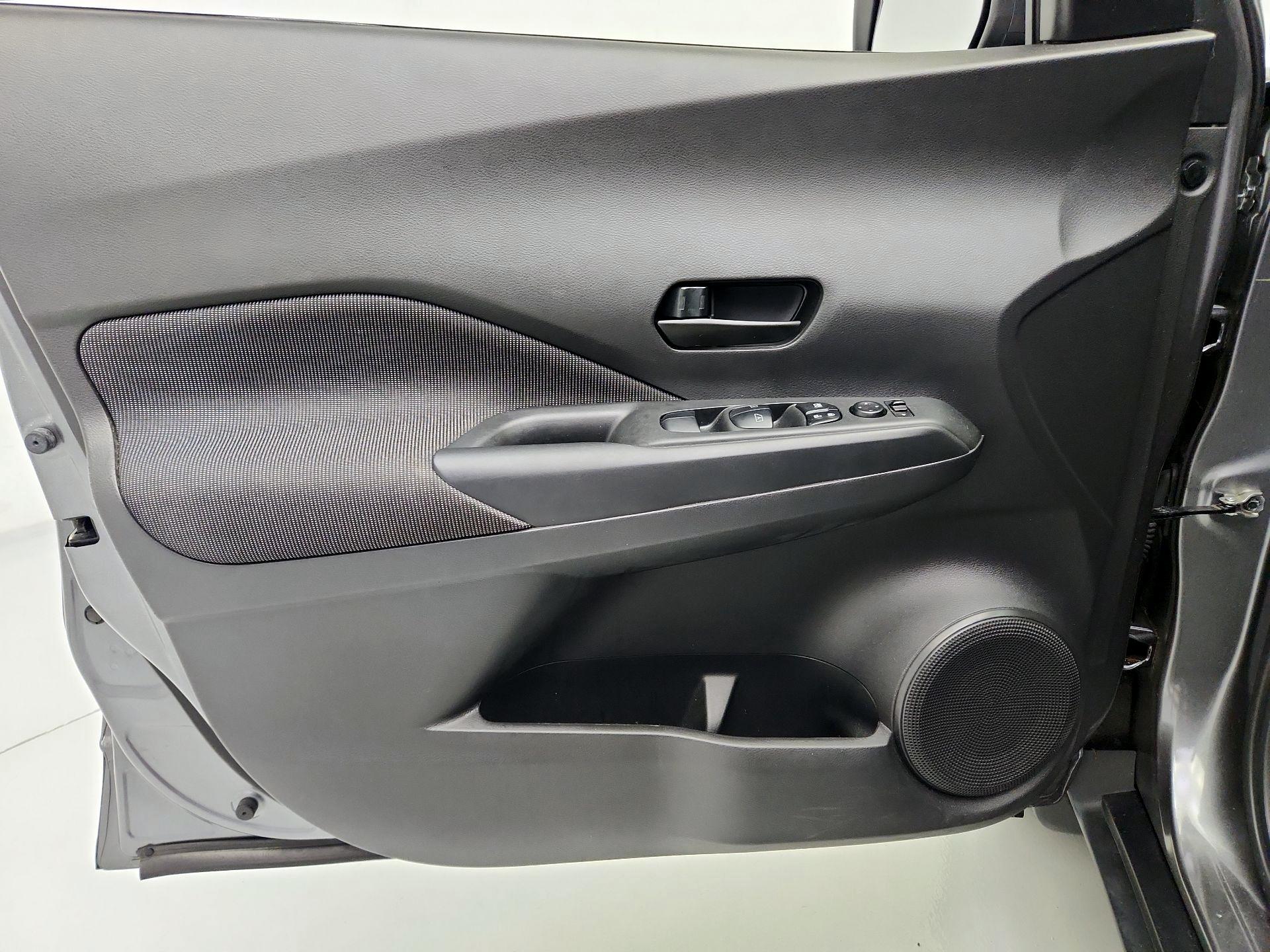 Thumbnail: 2020 Nissan Kicks - 12