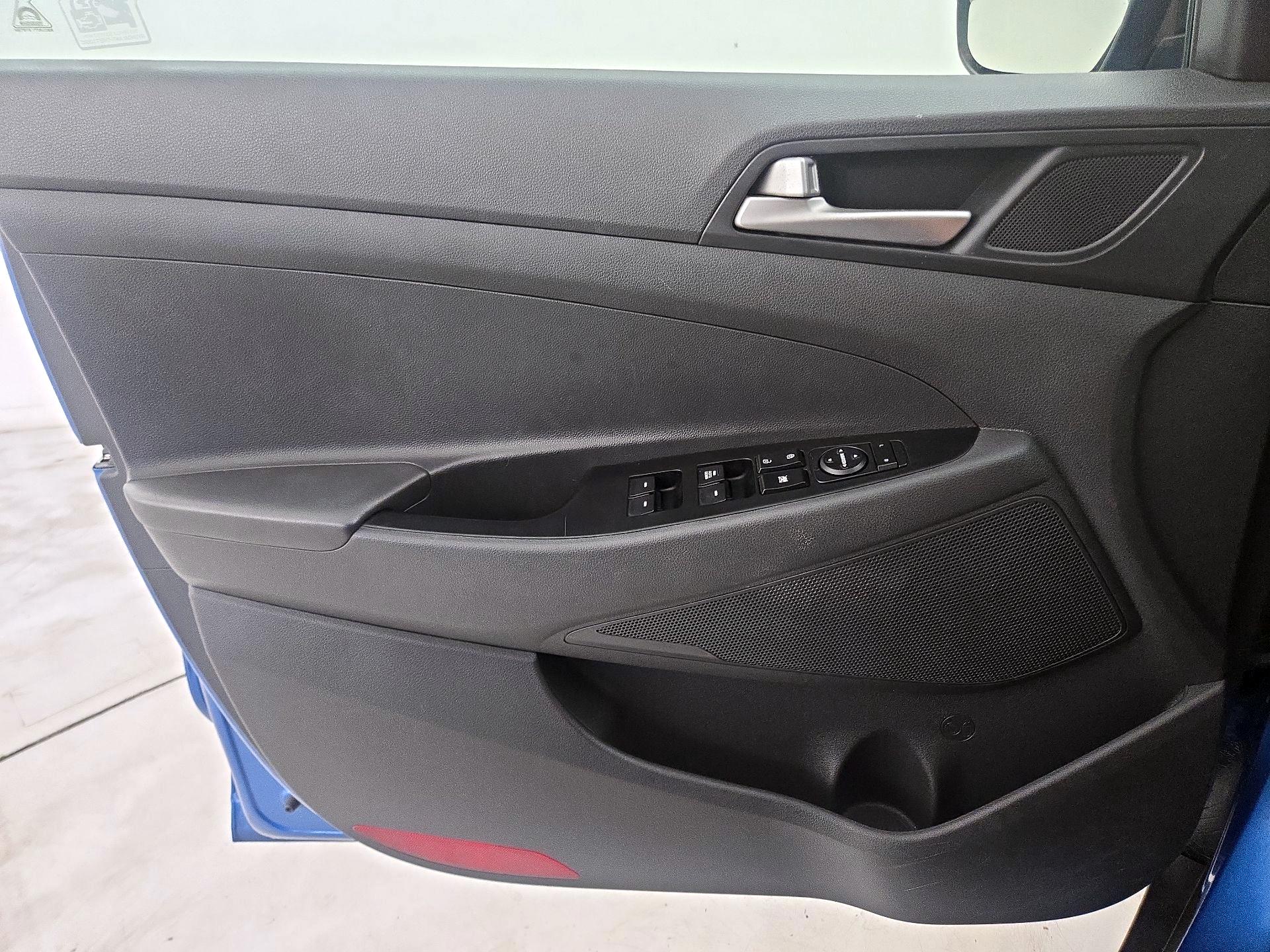 Thumbnail: 2020 Hyundai Tucson - 12