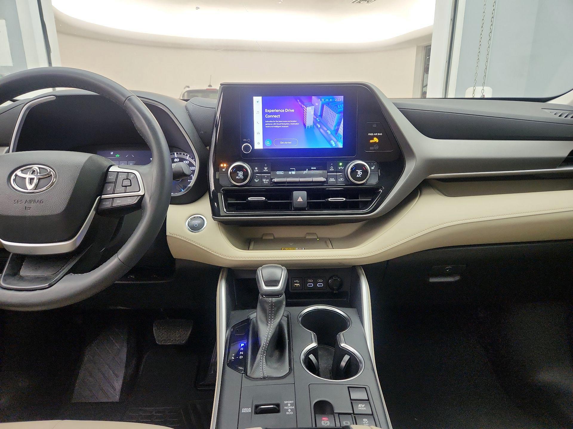 Thumbnail: 2023 Toyota Highlander - 9