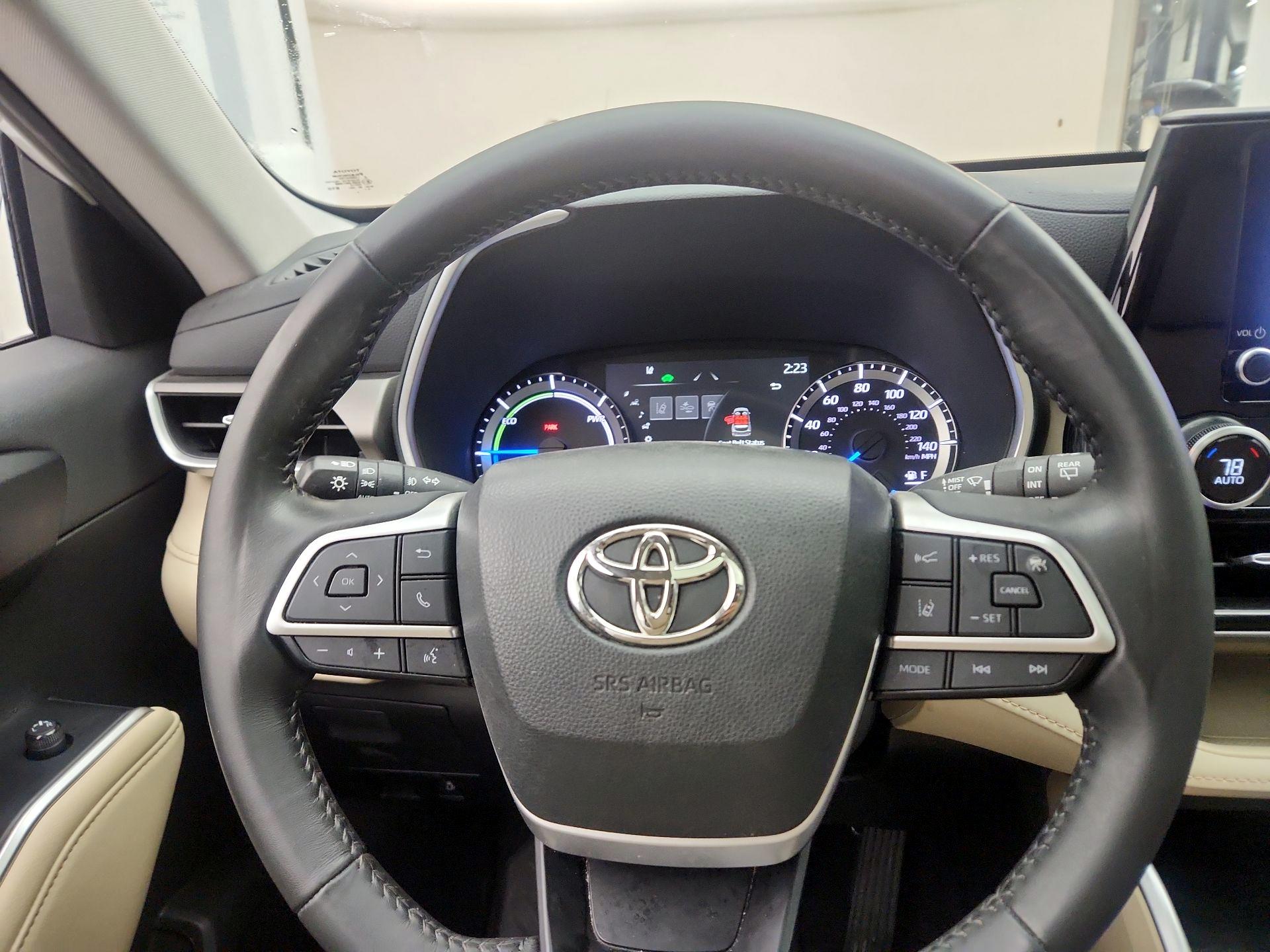 Thumbnail: 2023 Toyota Highlander - 10