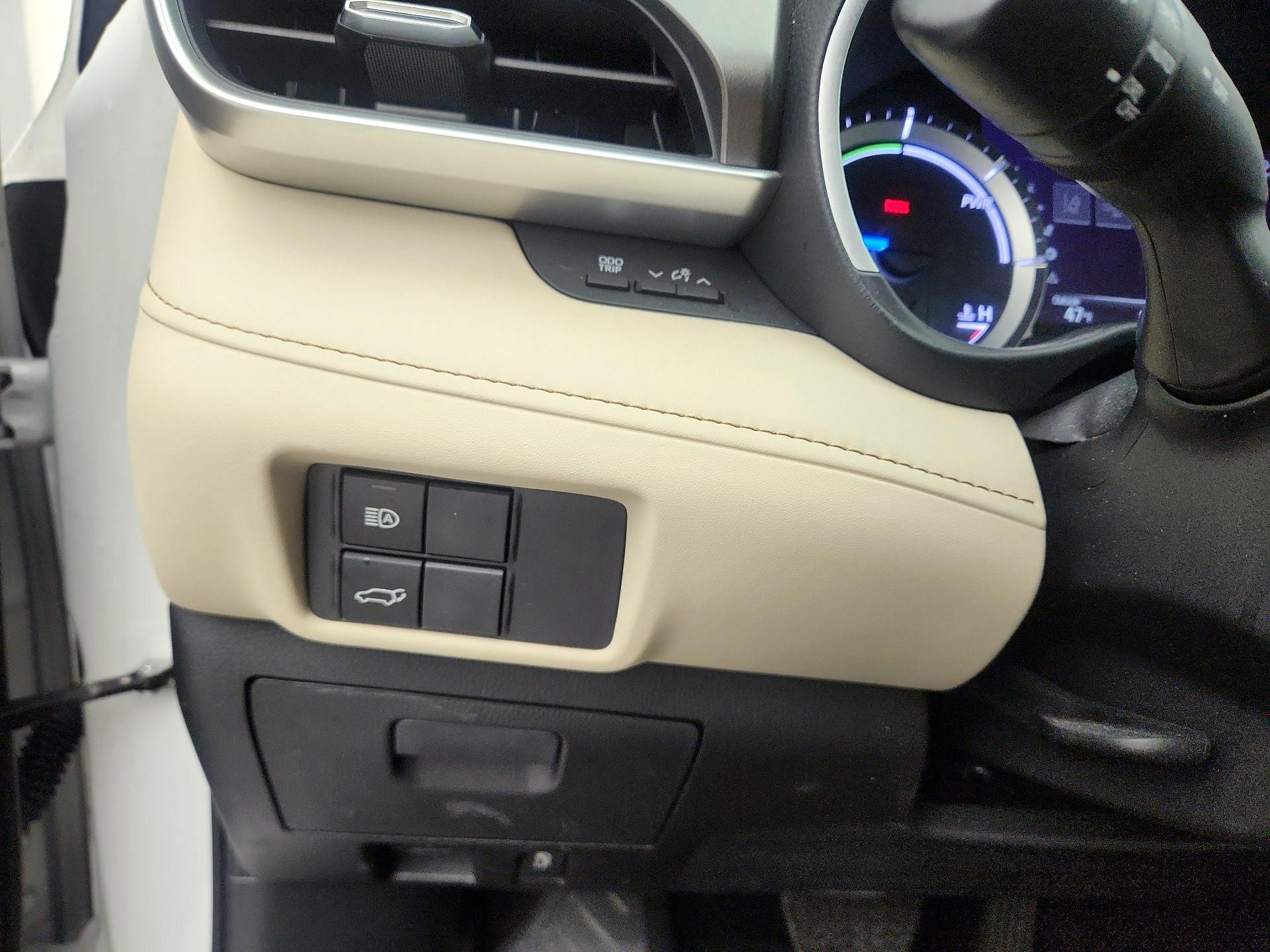 Thumbnail: 2023 Toyota Highlander - 13