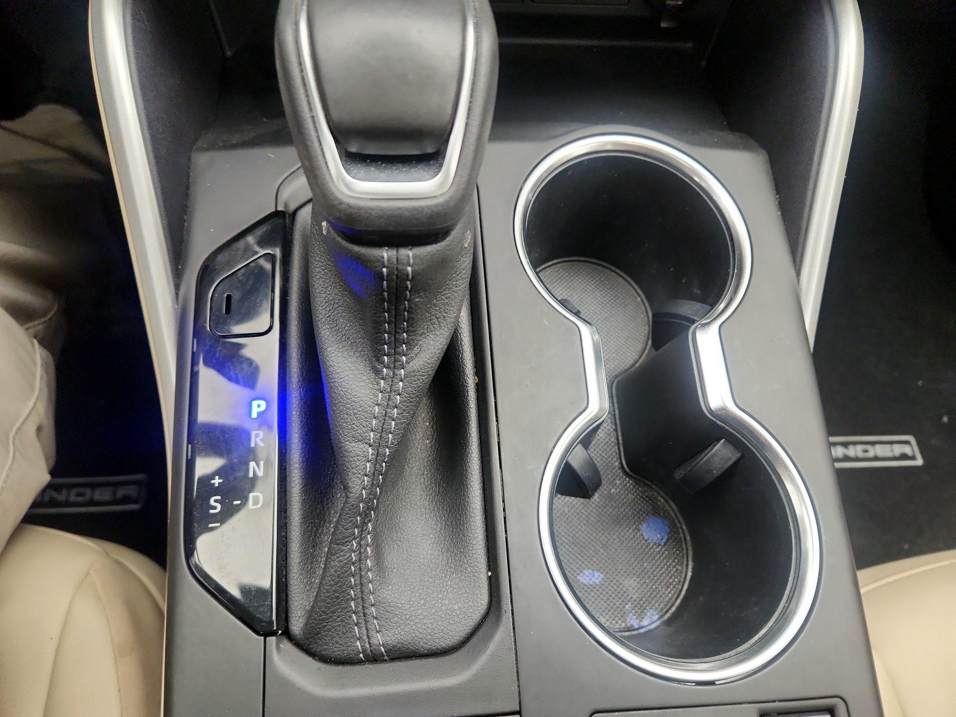 Thumbnail: 2023 Toyota Highlander - 17