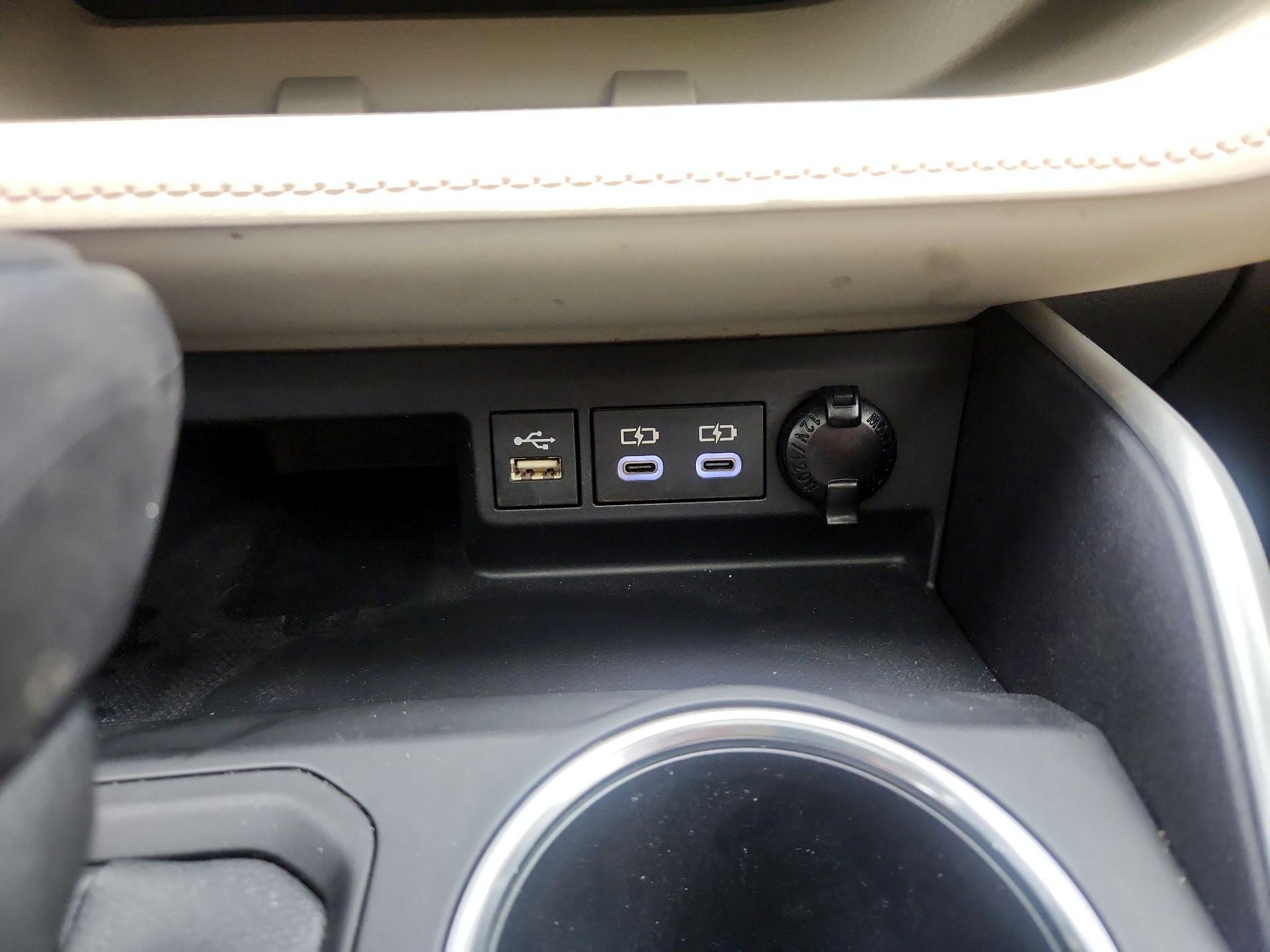 Thumbnail: 2023 Toyota Highlander - 18