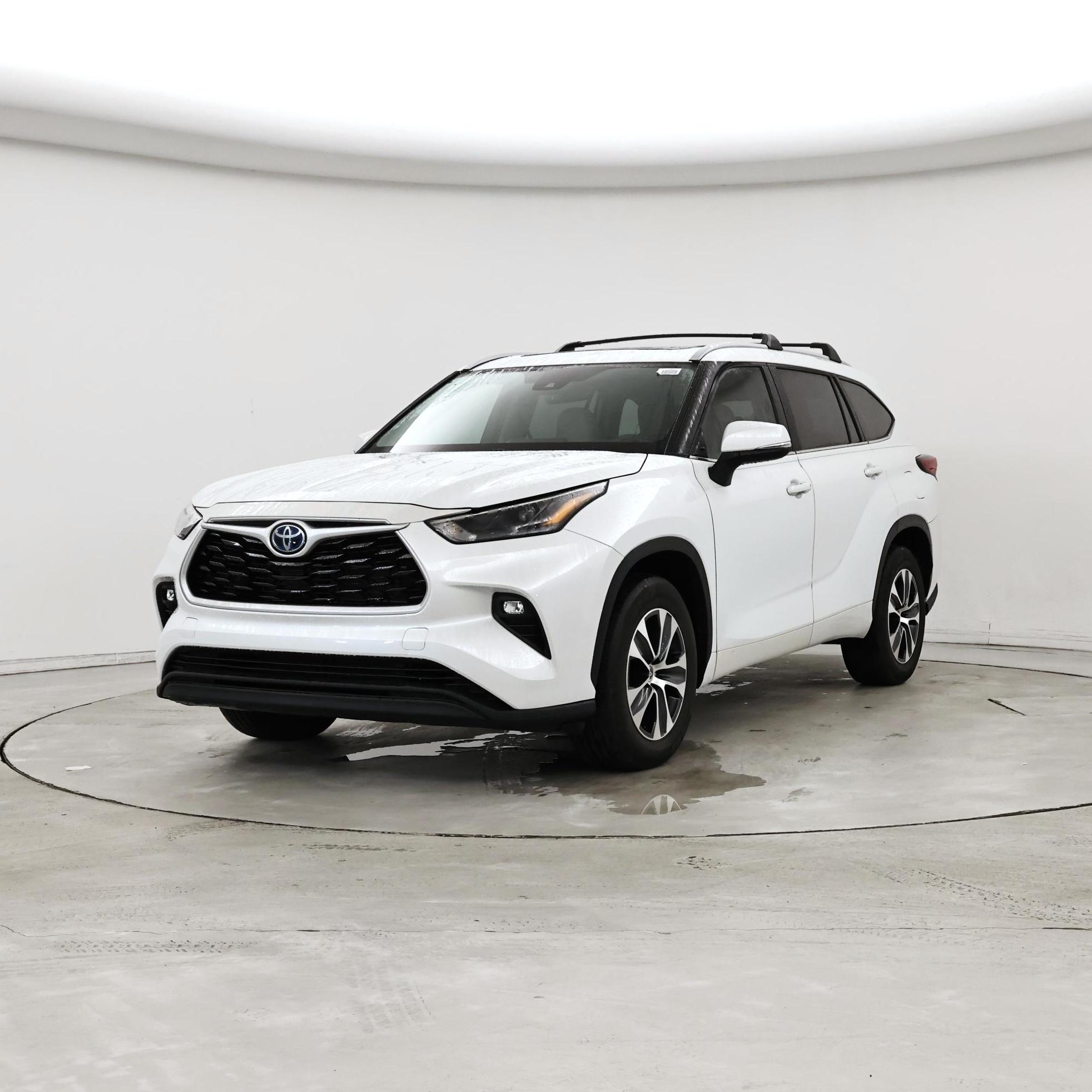 Thumbnail: 2023 Toyota Highlander - 4