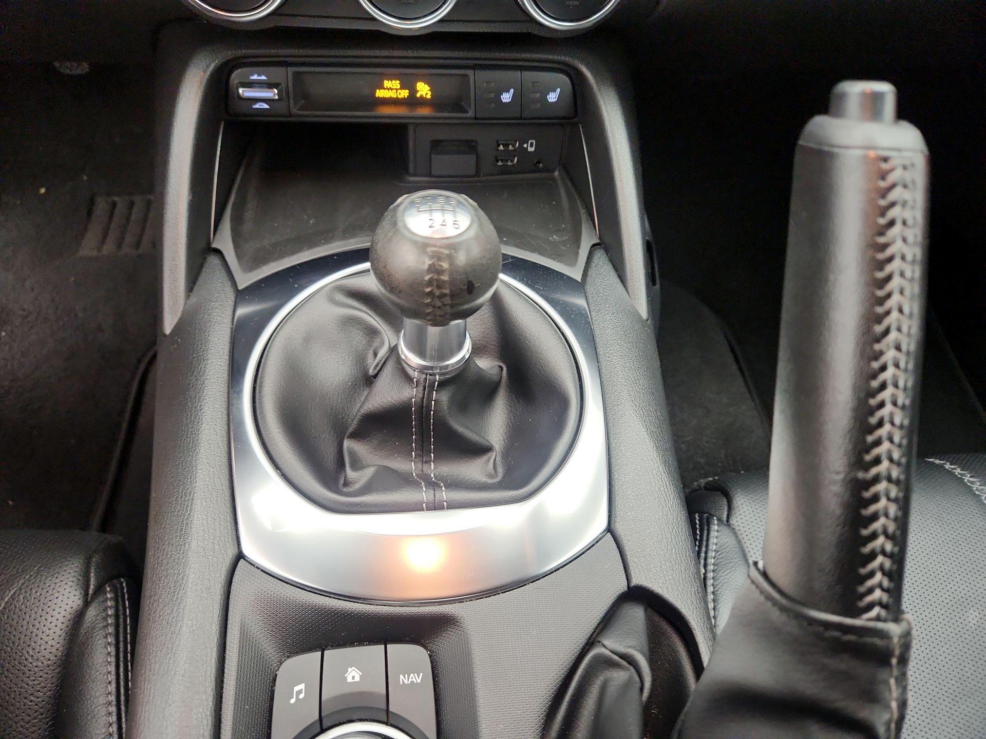 Thumbnail: 2022 Mazda MX-5 Miata - 18