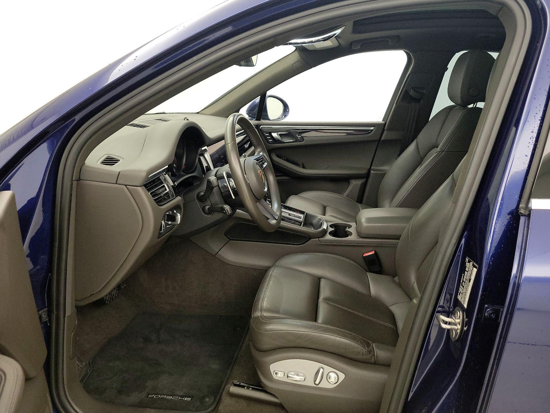 Thumbnail: 2022 Porsche Macan - 11