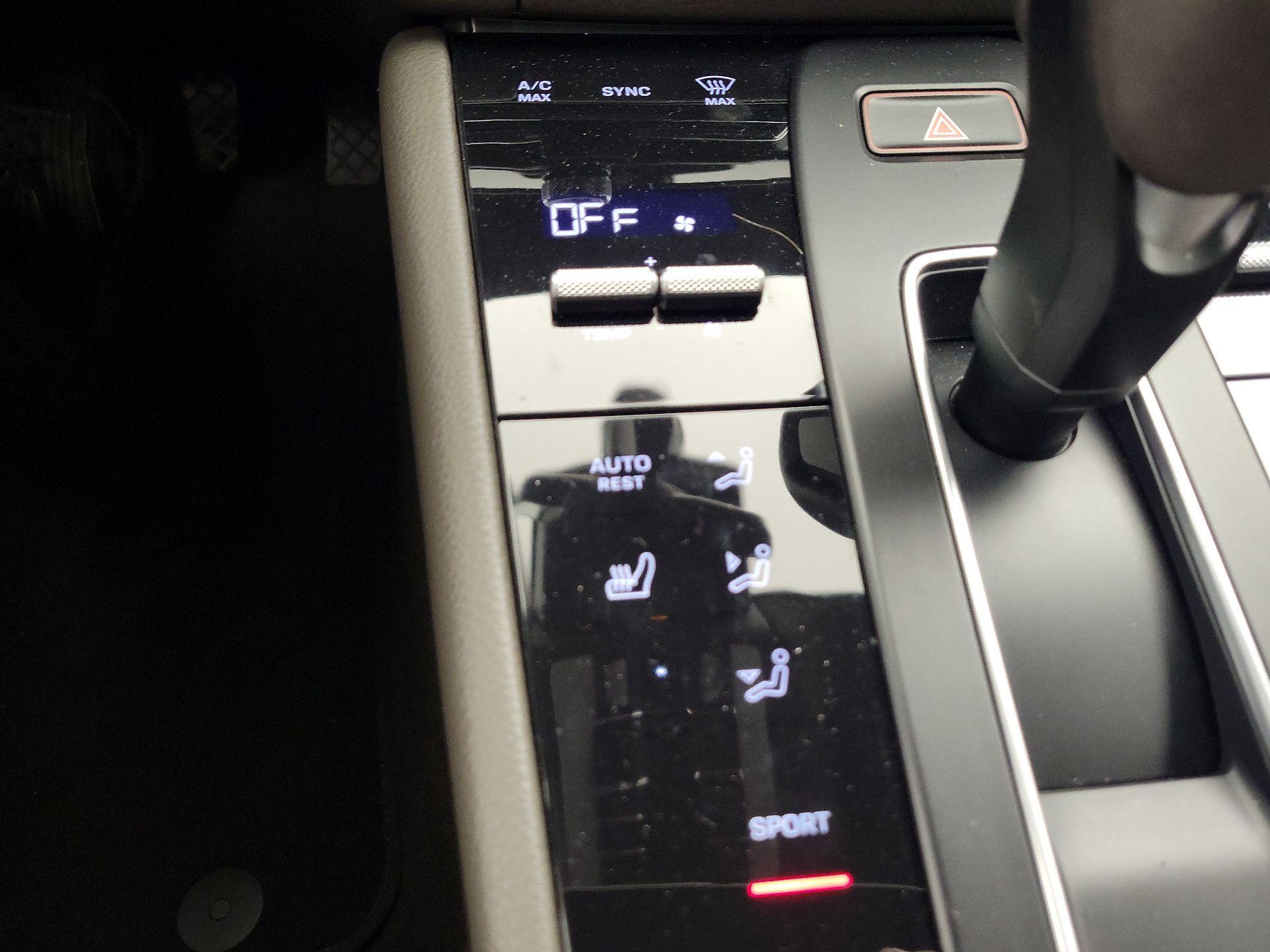 Thumbnail: 2022 Porsche Macan - 16