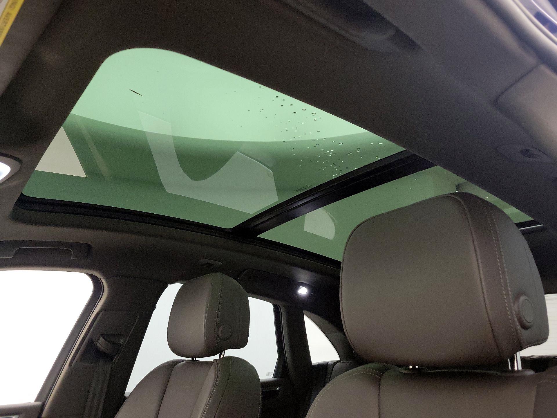 Thumbnail: 2022 Porsche Macan - 18