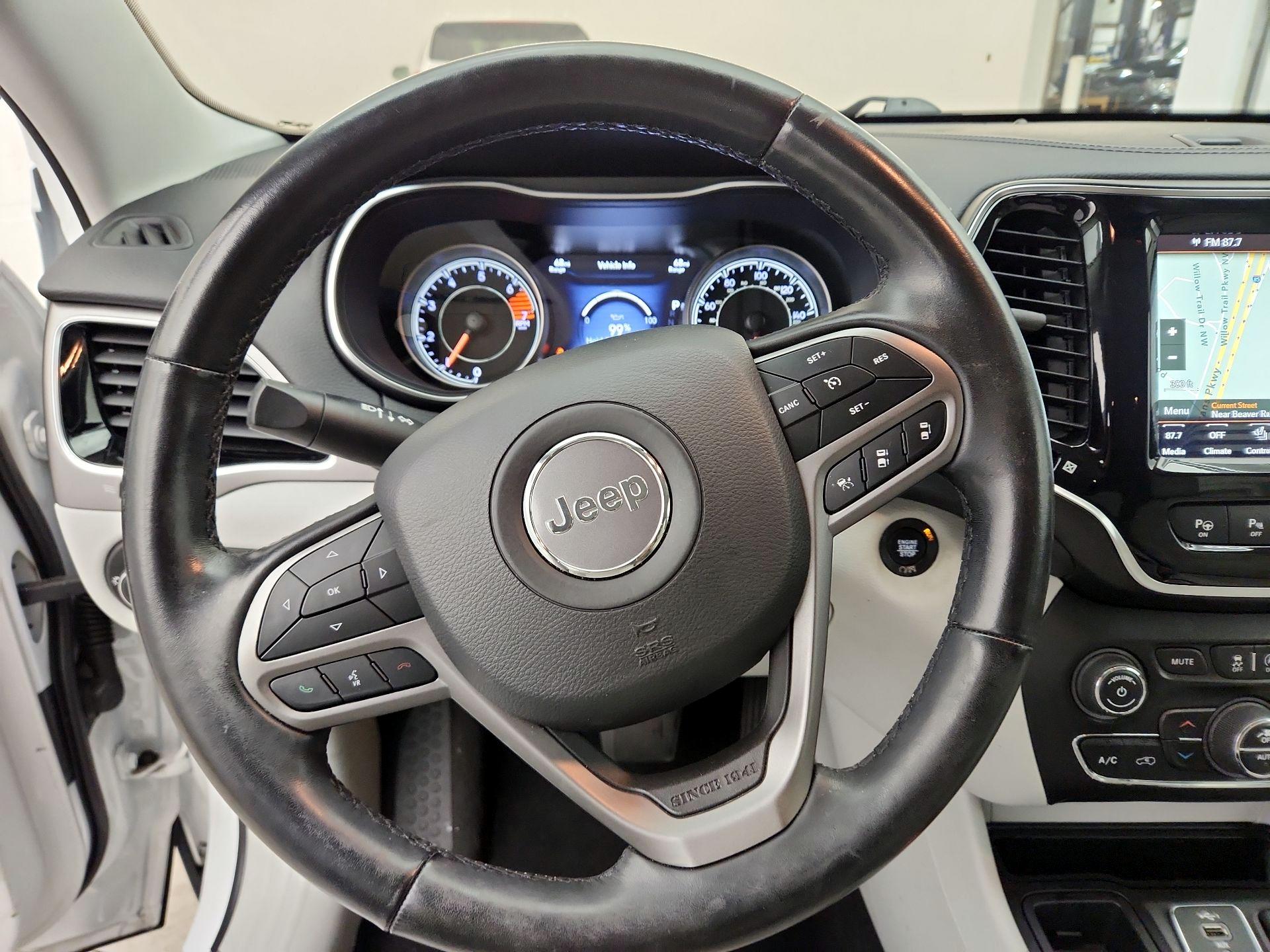 Thumbnail: 2020 Jeep Cherokee - 10