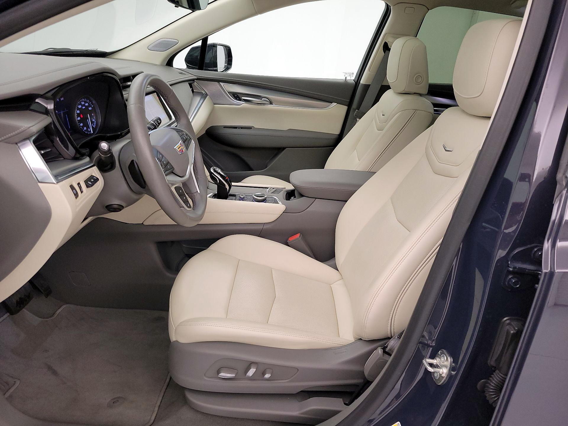 Thumbnail: 2024 Cadillac XT5 - 11