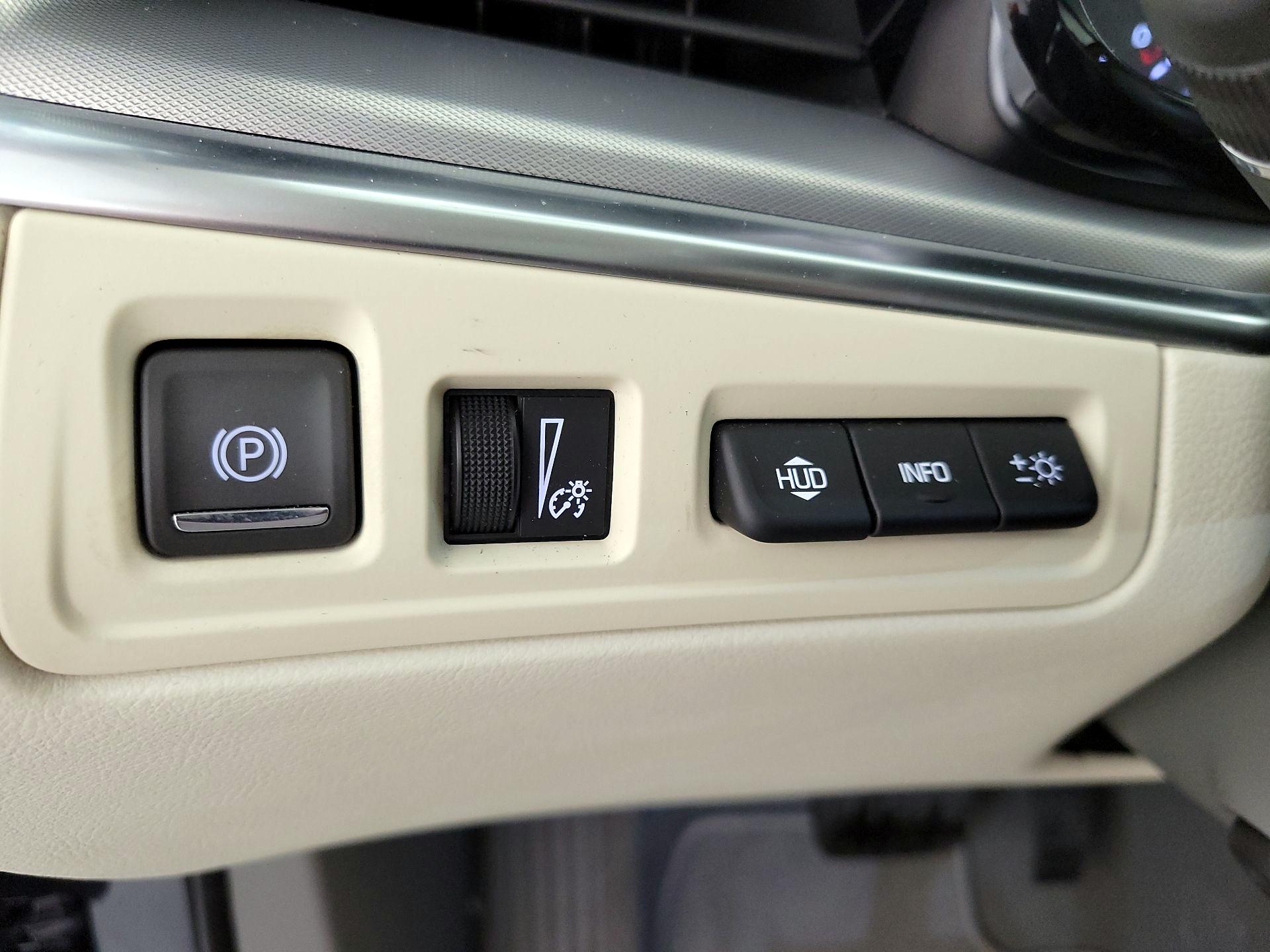 Thumbnail: 2024 Cadillac XT5 - 13