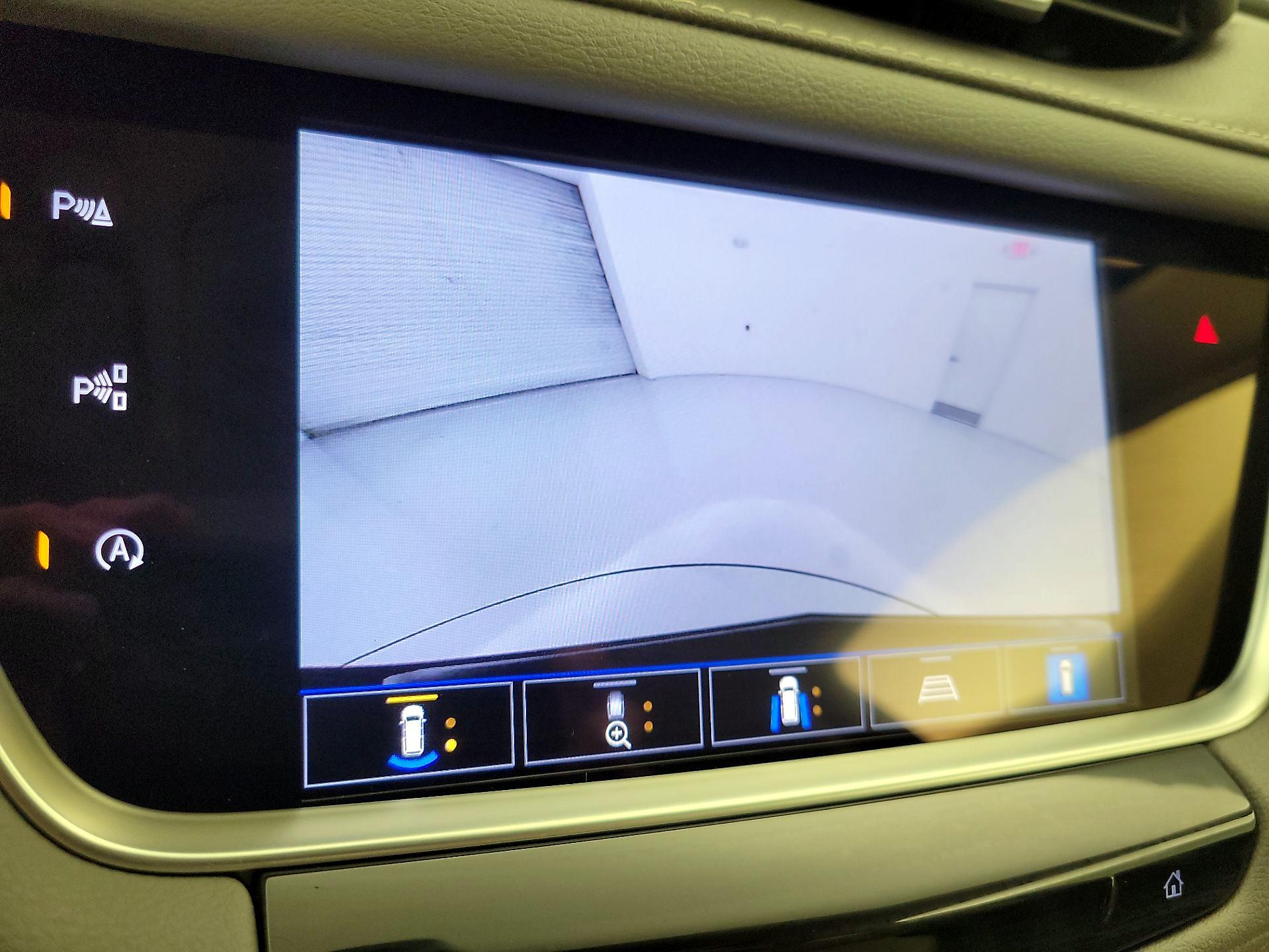 Thumbnail: 2024 Cadillac XT5 - 15