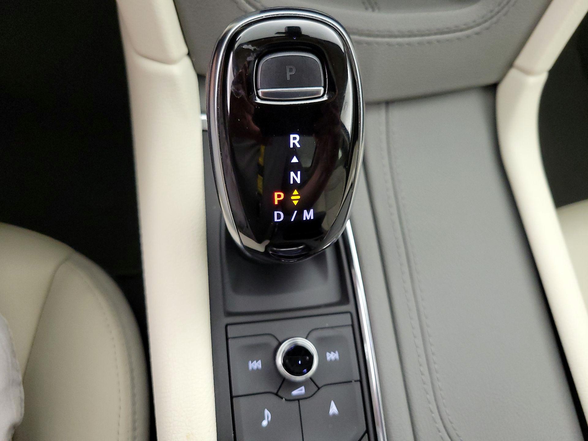 Thumbnail: 2024 Cadillac XT5 - 18