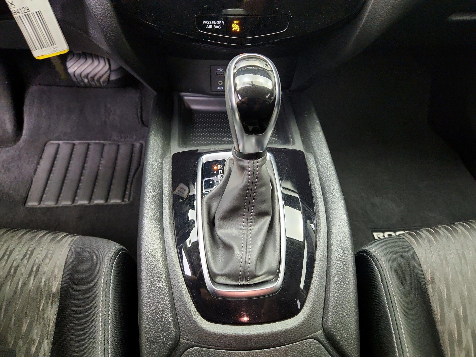 Thumbnail: 2017 Nissan Rogue - 17