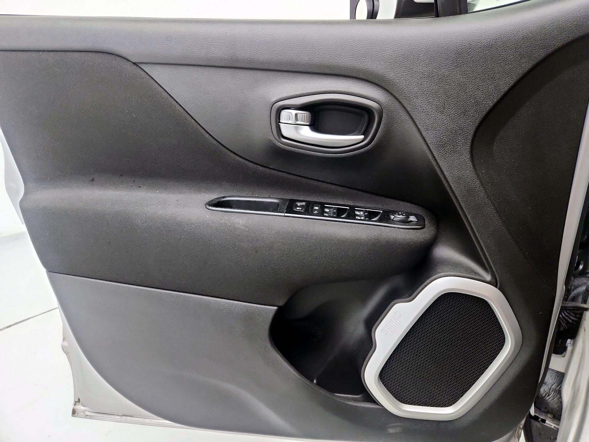 Thumbnail: 2021 Jeep Renegade - 12