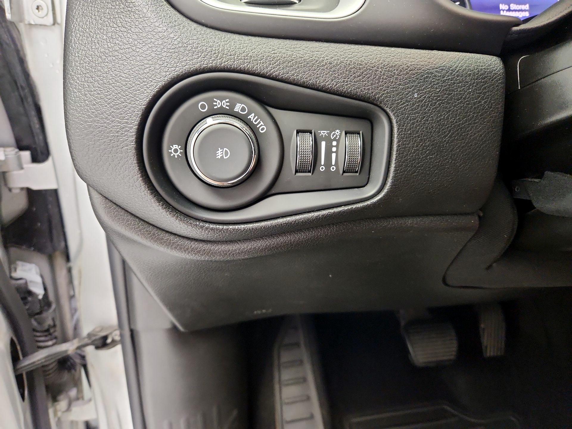 Thumbnail: 2021 Jeep Renegade - 13