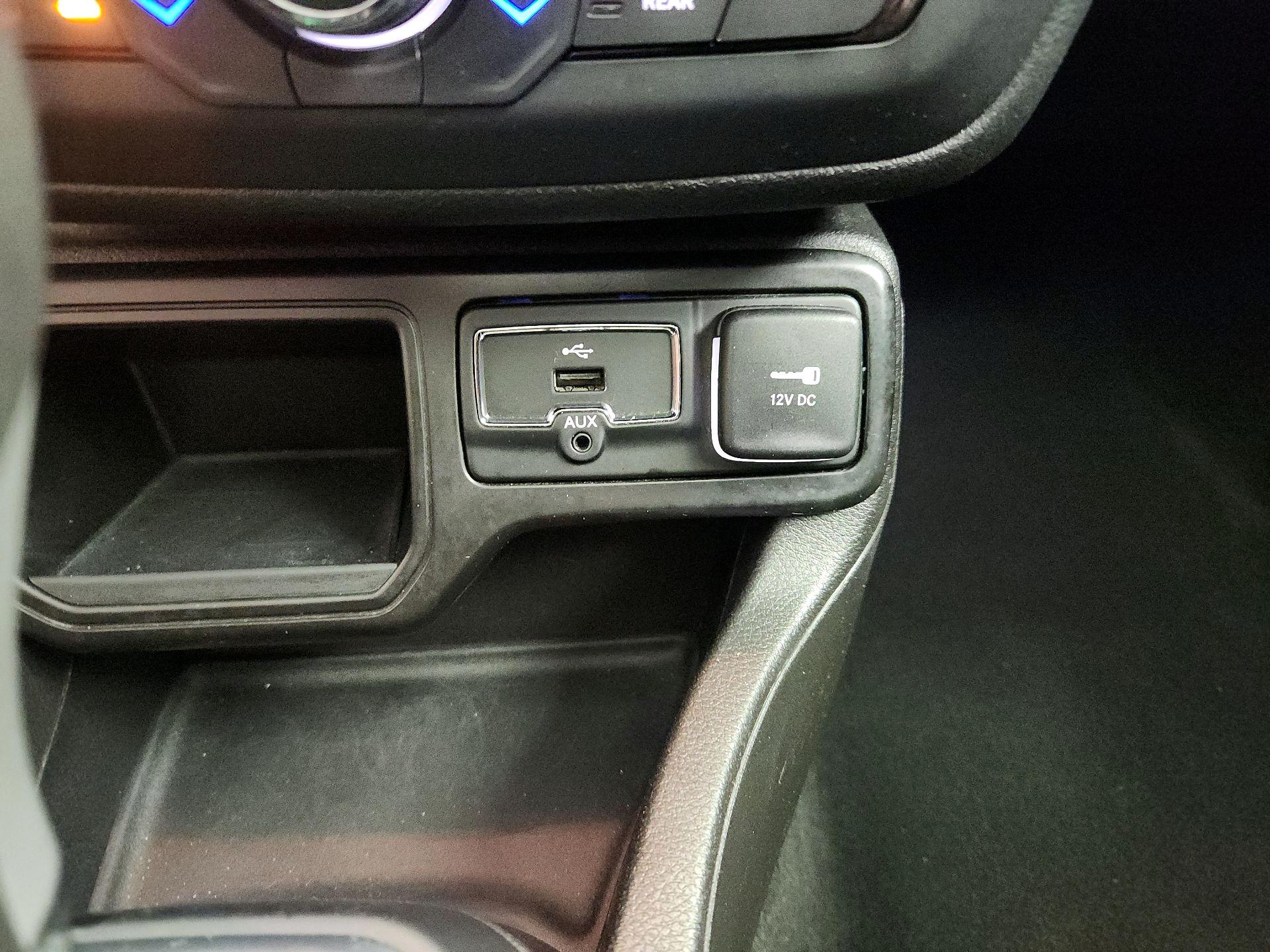 Thumbnail: 2021 Jeep Renegade - 18