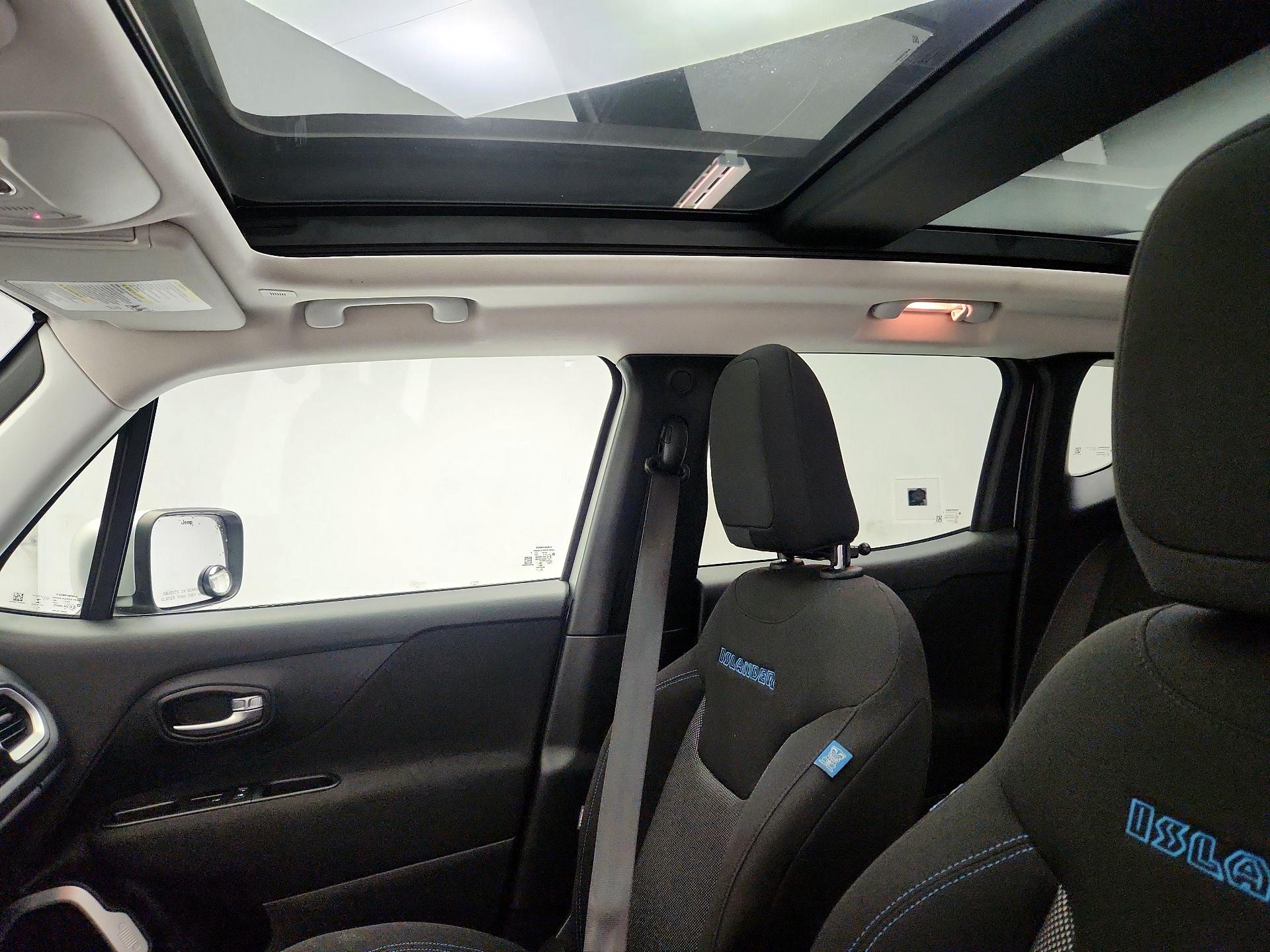 Thumbnail: 2021 Jeep Renegade - 19