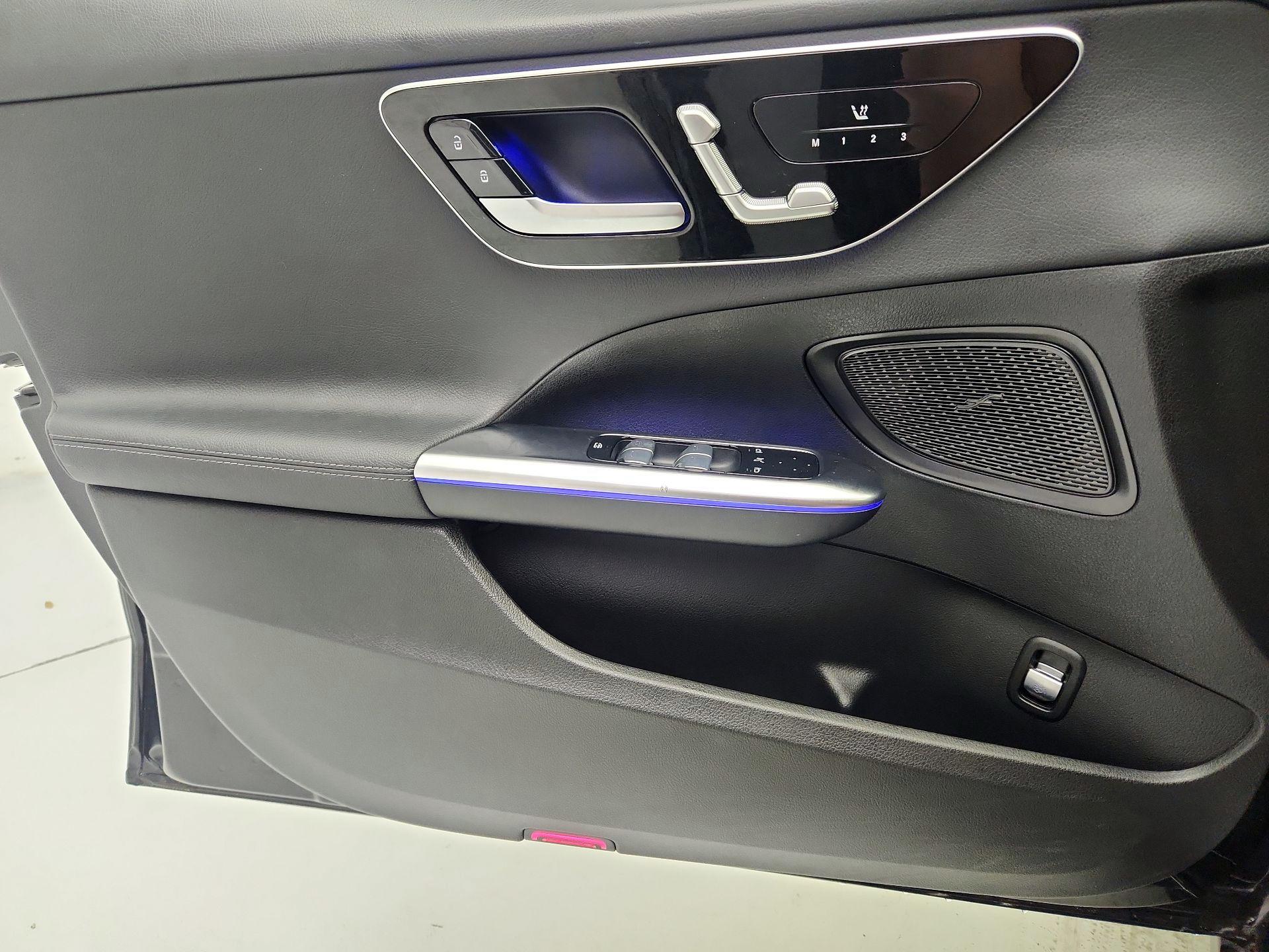 Thumbnail: 2023 Mercedes-Benz C-Class - 12