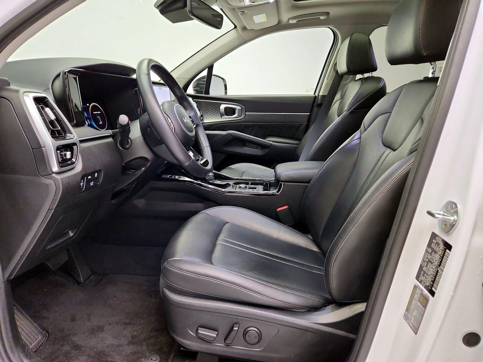 Thumbnail: 2023 Kia Sorento - 11