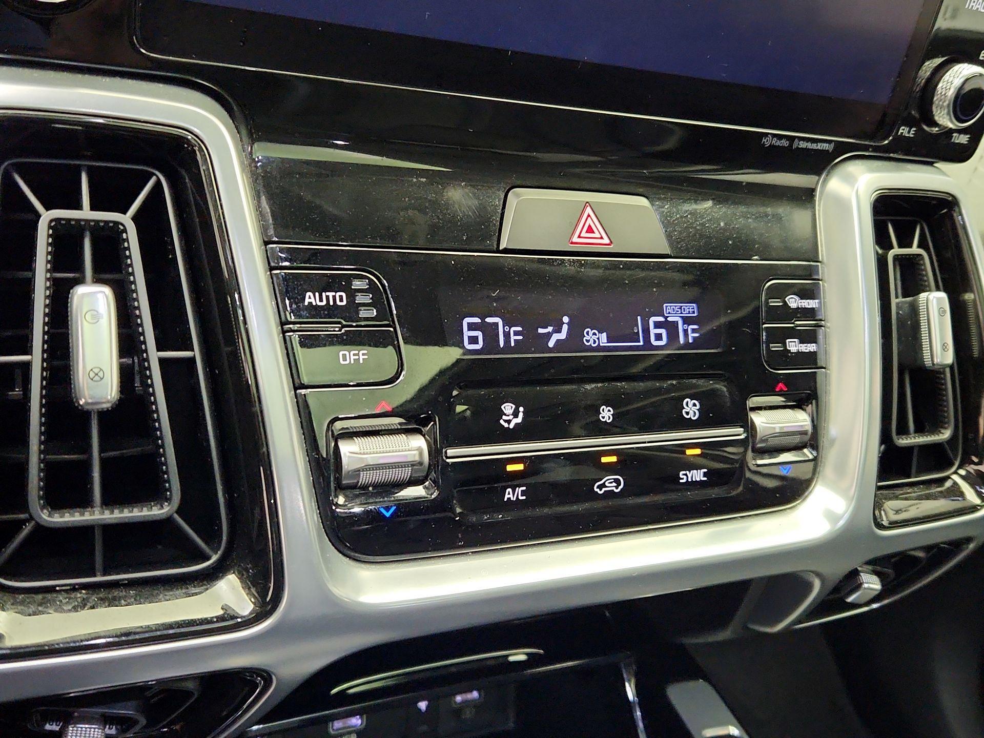 Thumbnail: 2023 Kia Sorento - 17