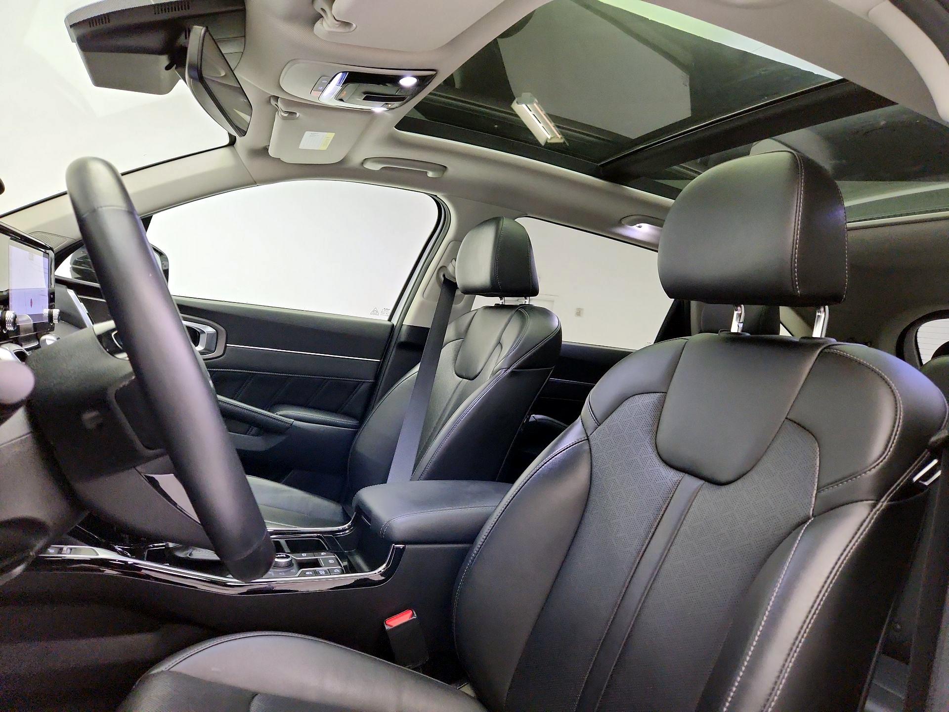 Thumbnail: 2023 Kia Sorento - 20