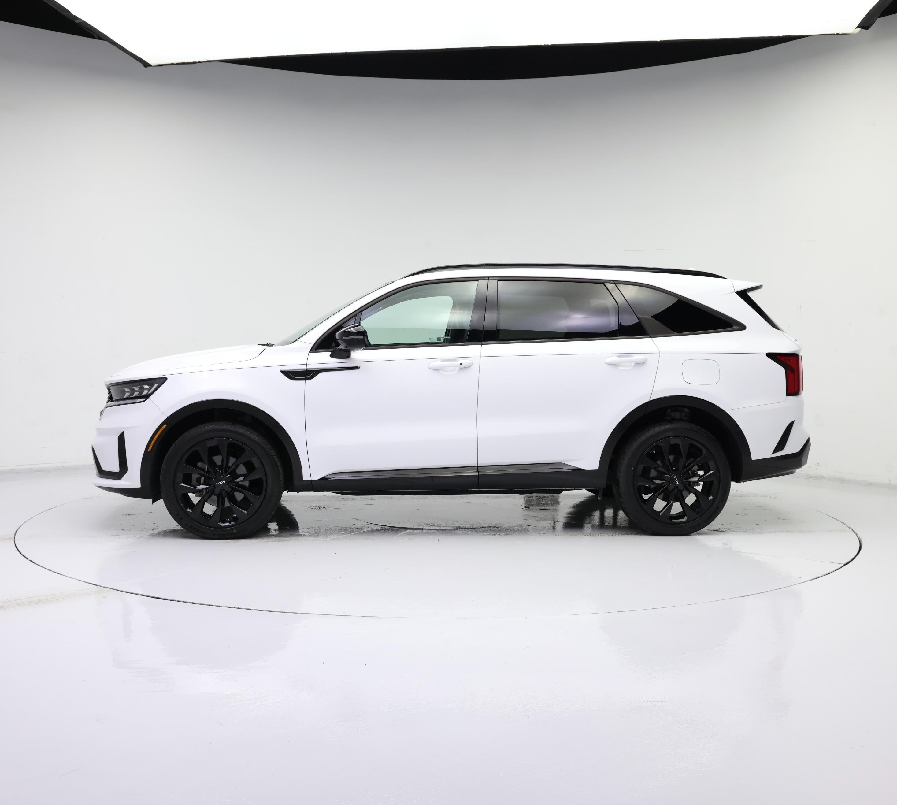 Thumbnail: 2023 Kia Sorento - 3