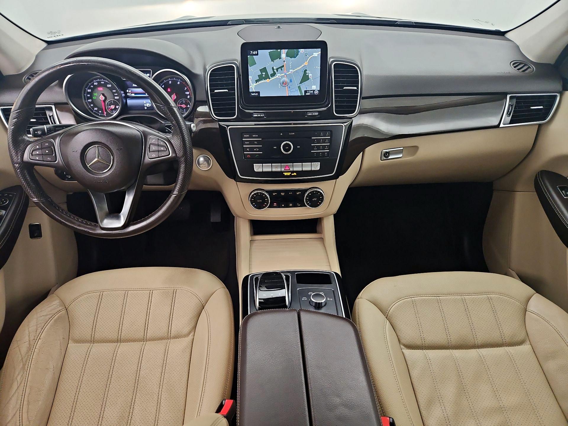 Thumbnail: 2017 Mercedes-Benz GLE - 9