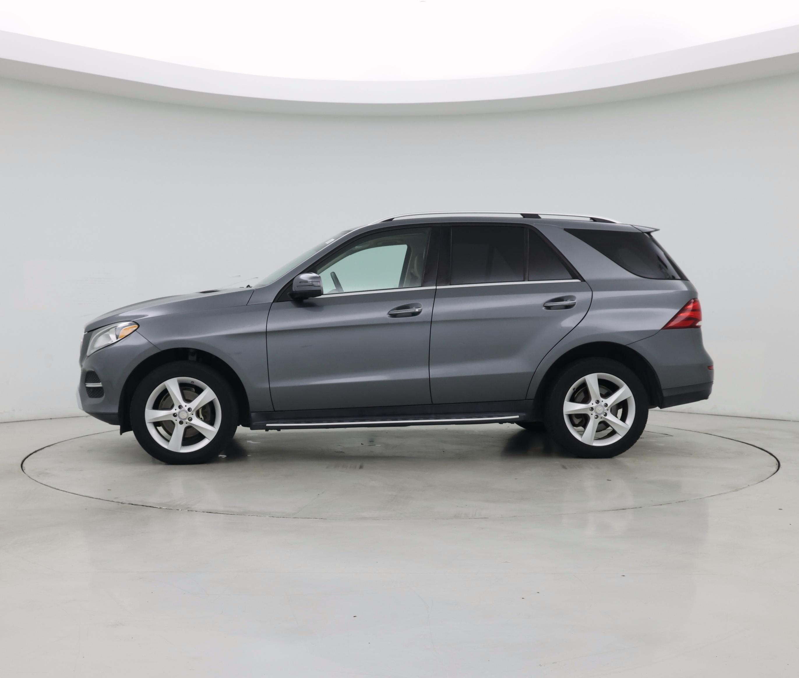 Thumbnail: 2017 Mercedes-Benz GLE - 3