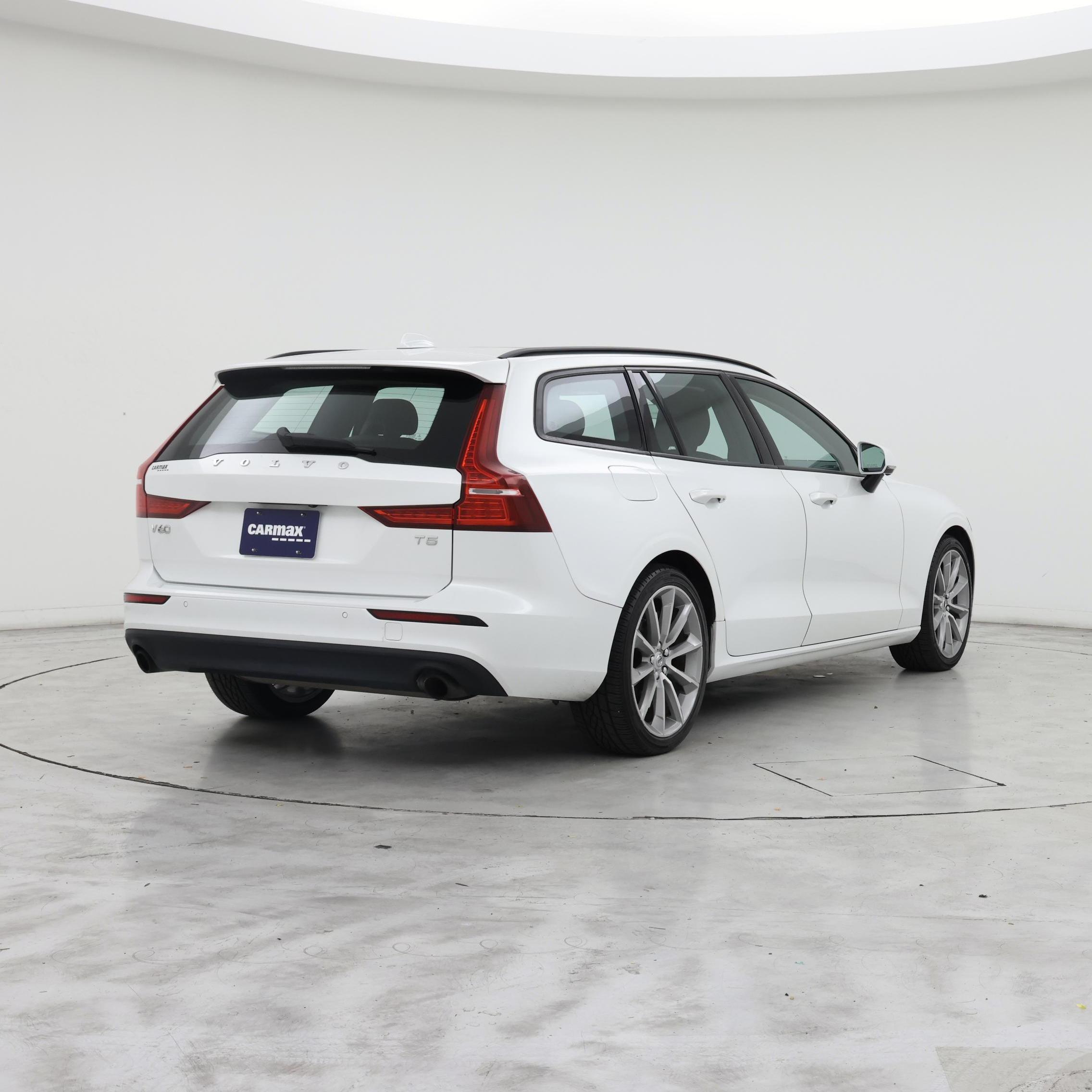 Thumbnail: 2020 Volvo V60 - 8
