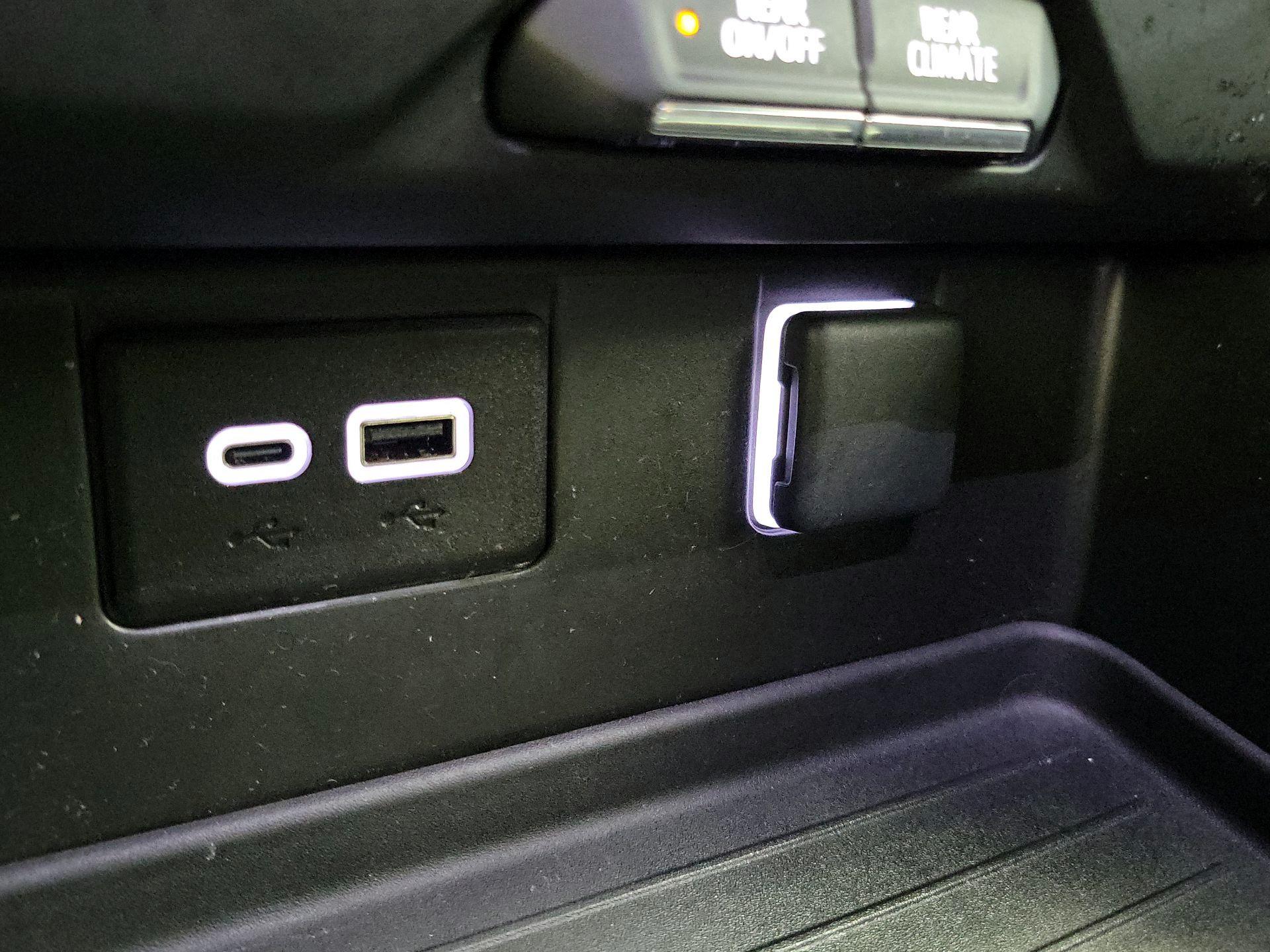 Thumbnail: 2023 Chevrolet Tahoe - 18