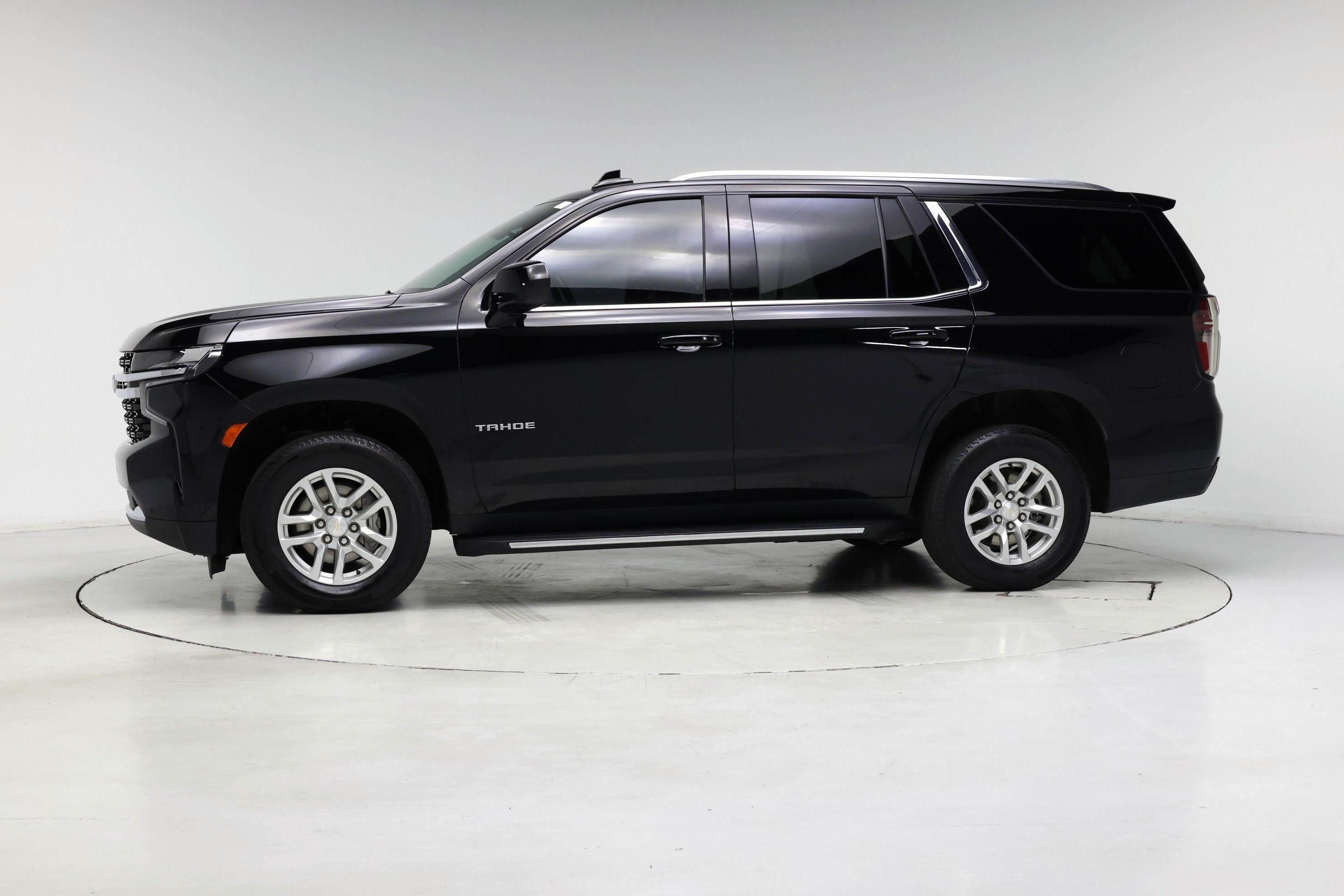 Thumbnail: 2023 Chevrolet Tahoe - 3