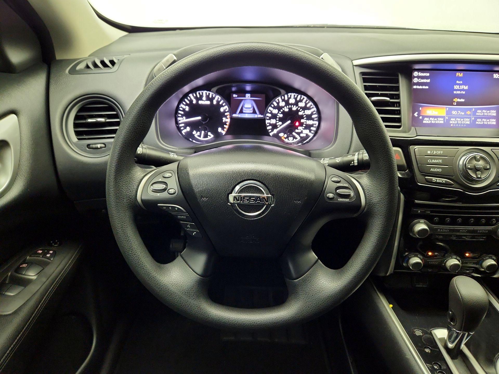Thumbnail: 2020 Nissan Pathfinder - 10