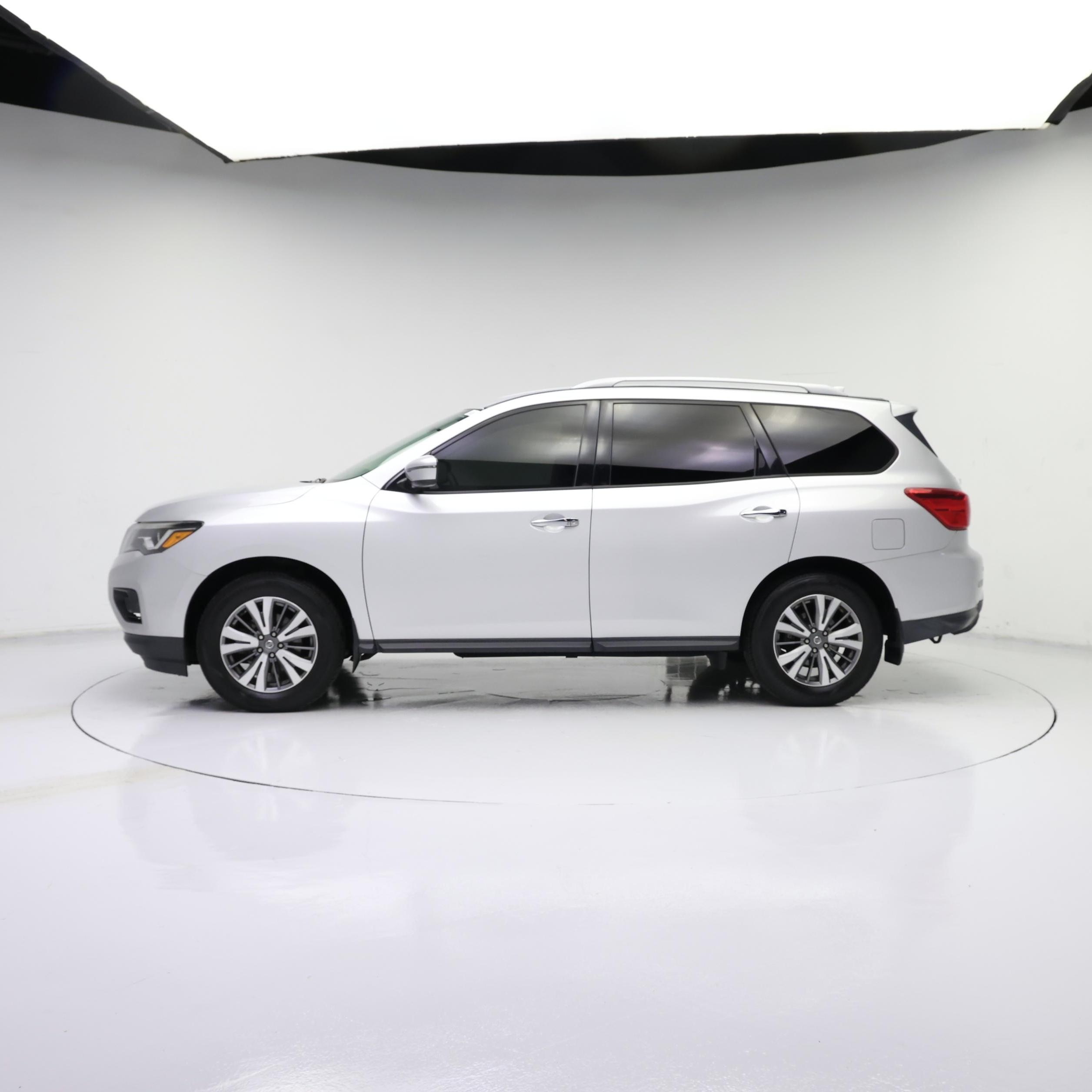 Thumbnail: 2020 Nissan Pathfinder - 3