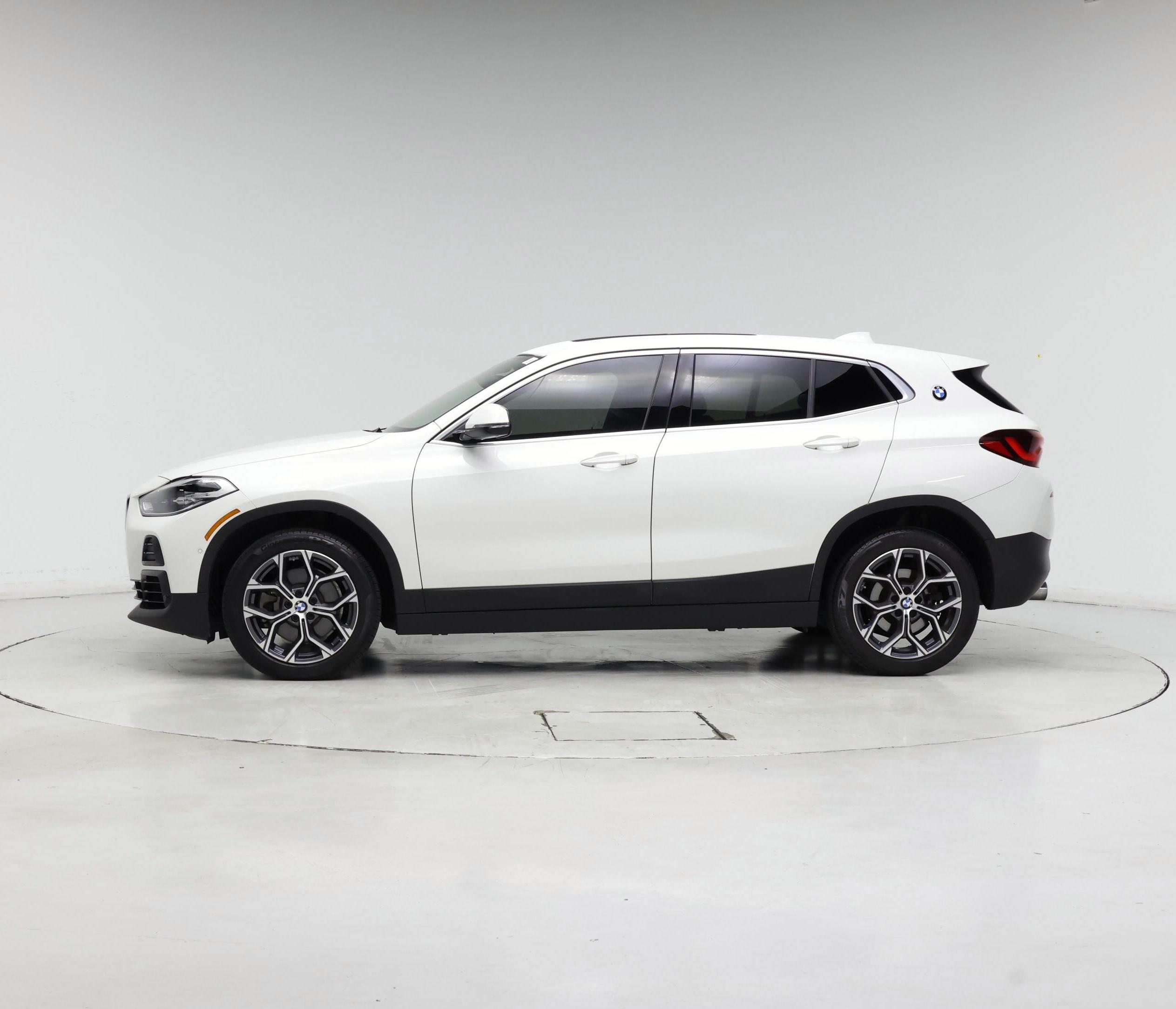 Thumbnail: 2023 BMW X2 - 3