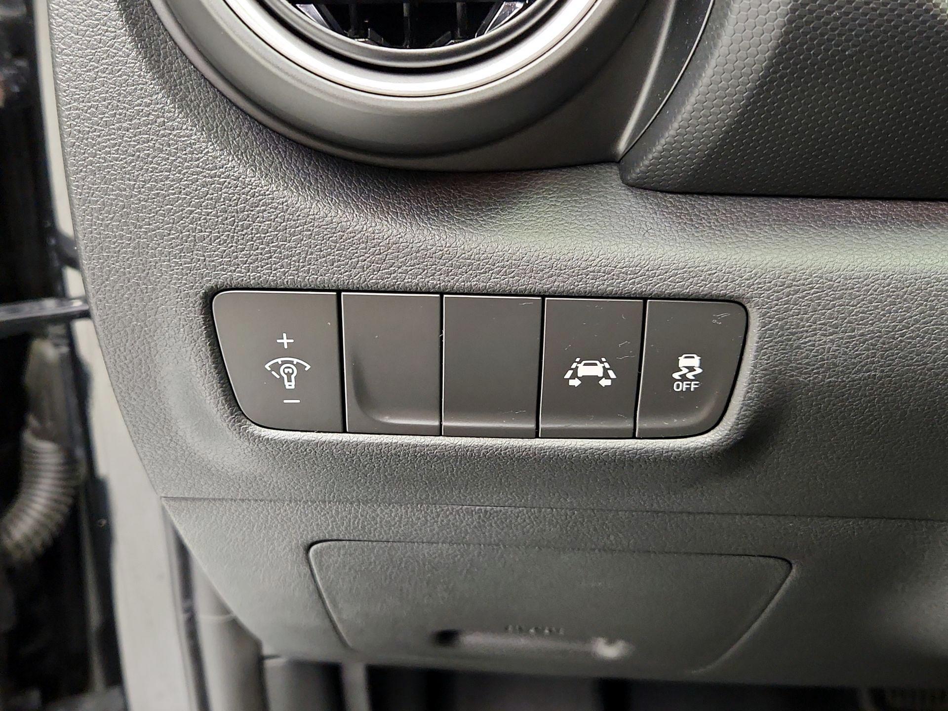 Thumbnail: 2021 Hyundai Kona - 13