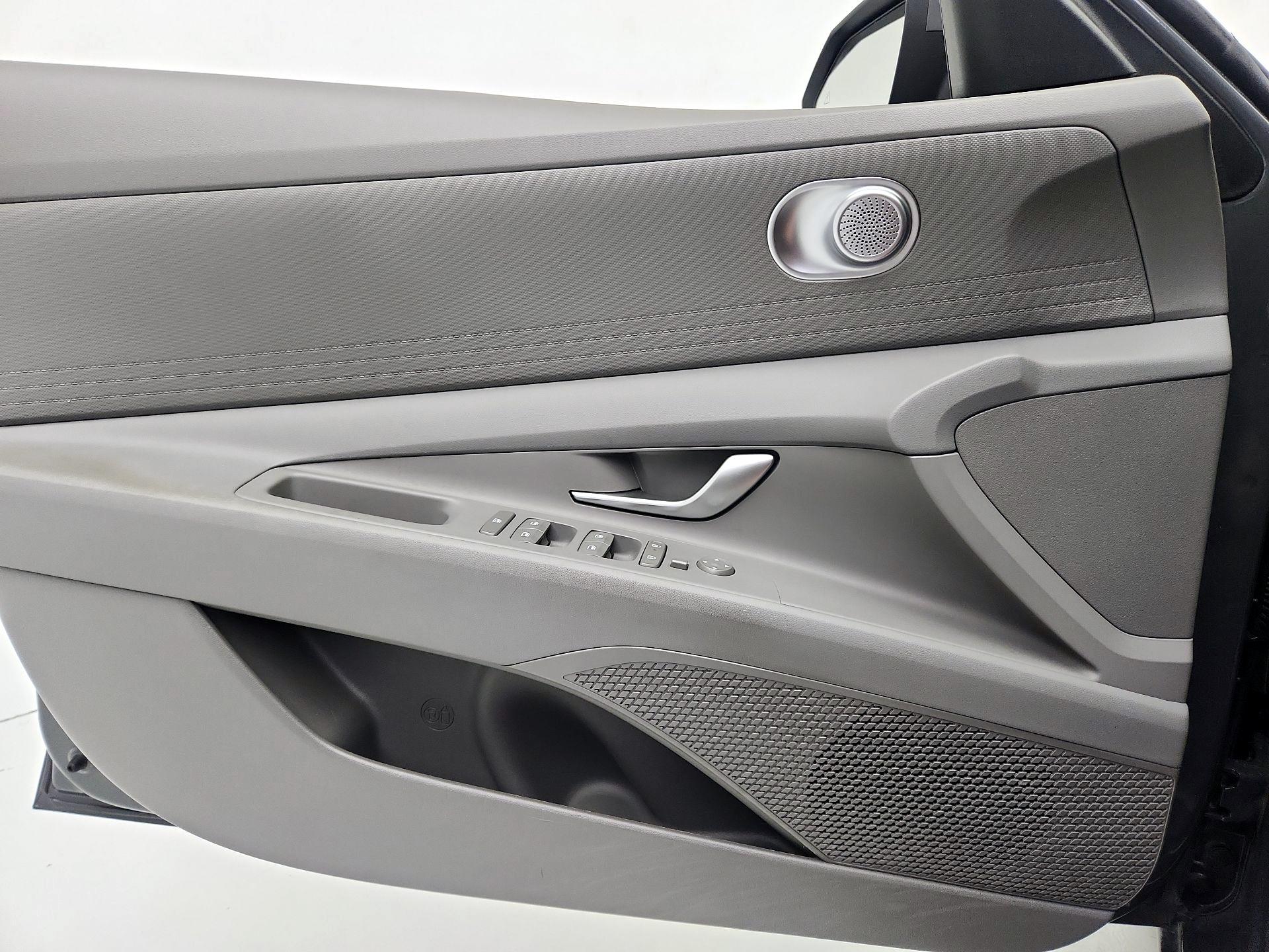 Thumbnail: 2024 Hyundai Elantra - 12