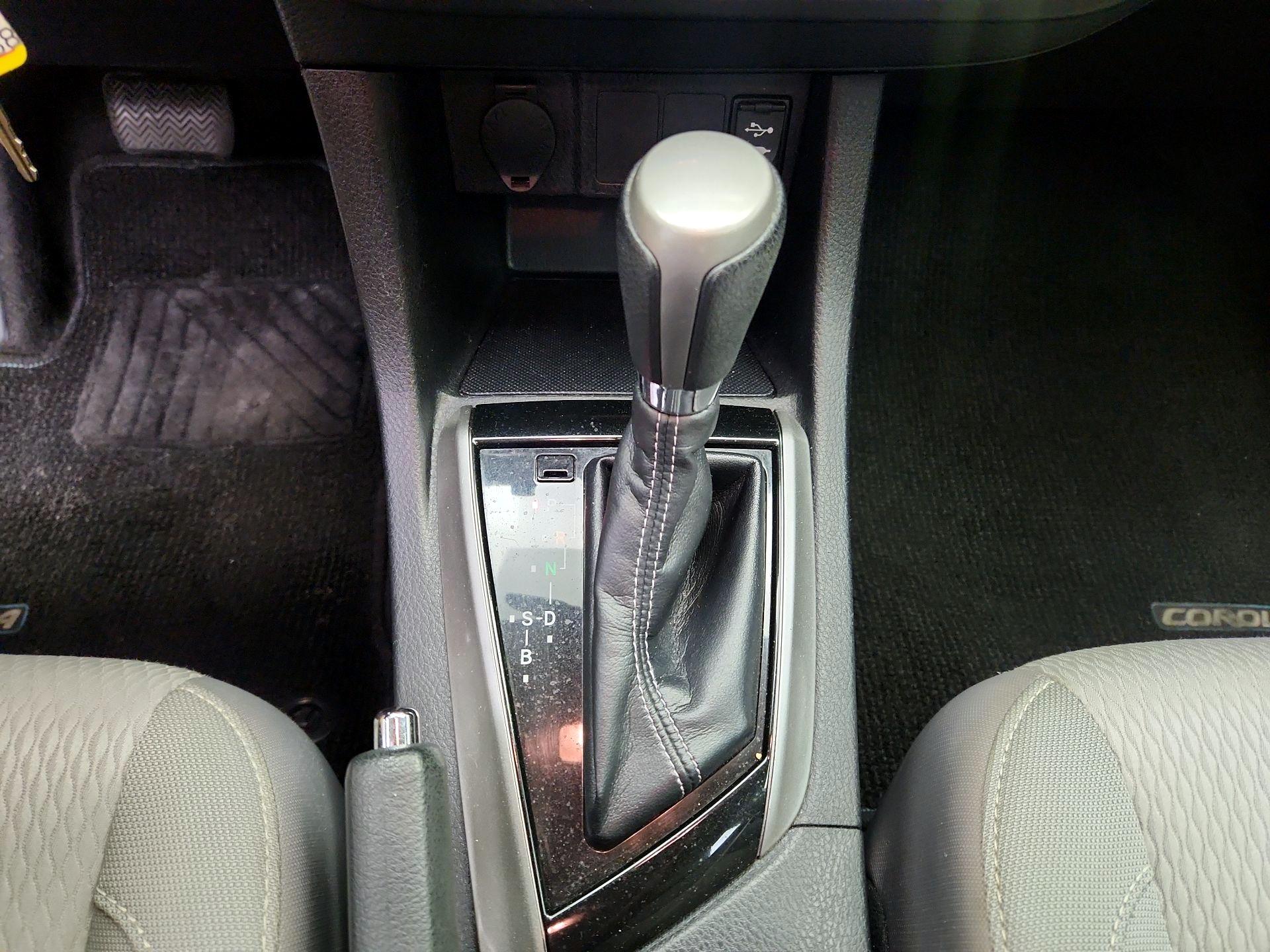 Thumbnail: 2015 Toyota Corolla - 17