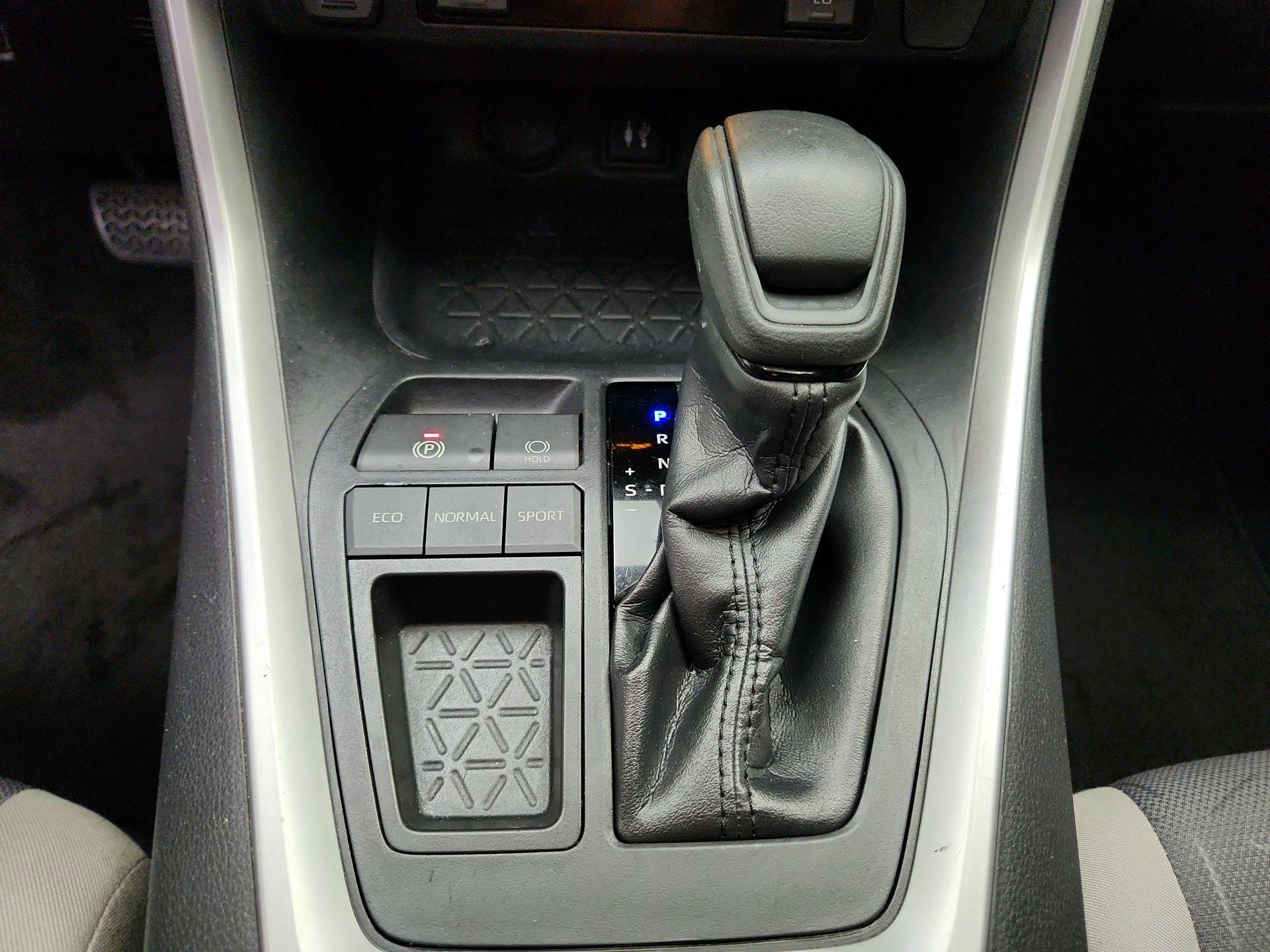 Thumbnail: 2019 Toyota RAV4 - 17